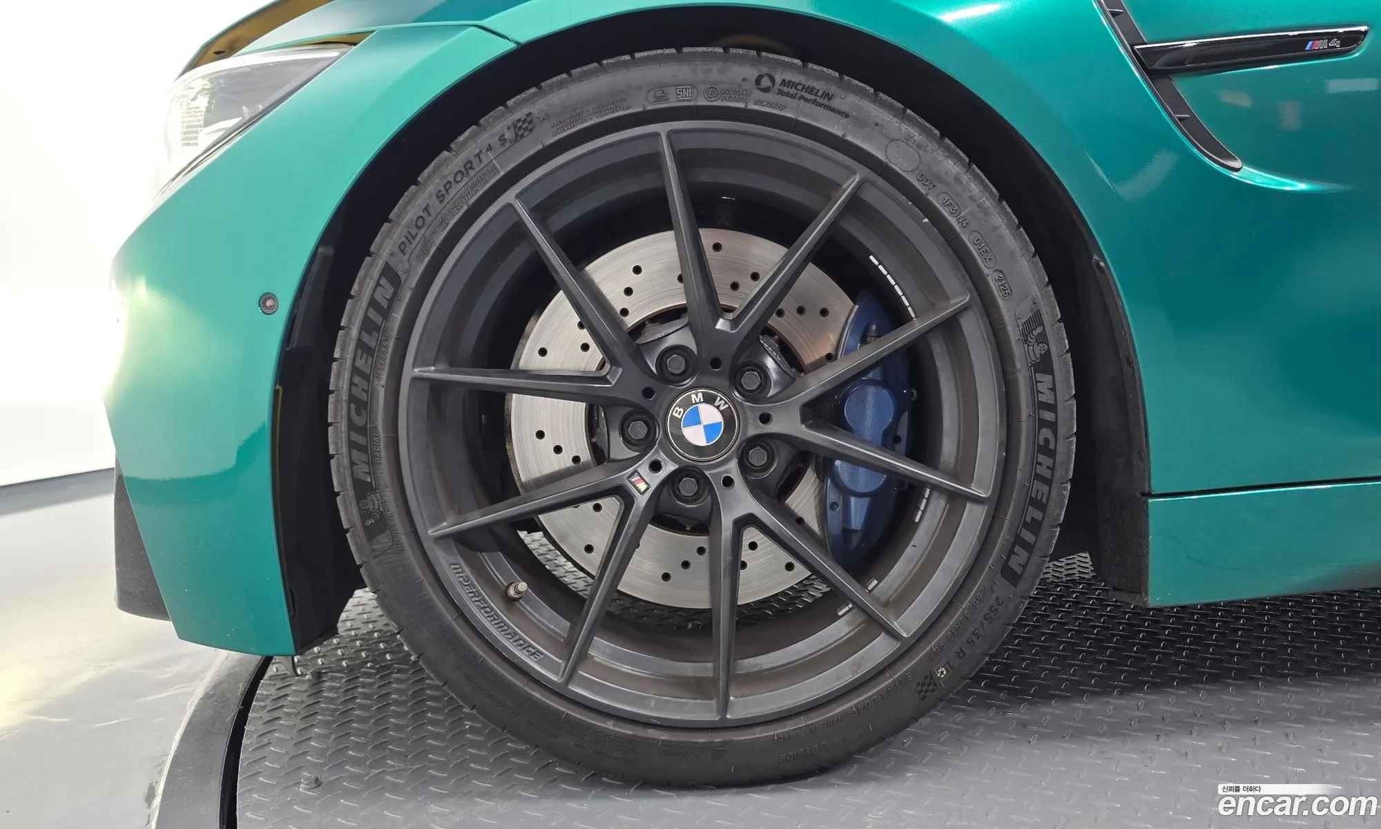 BMW M4 2015 WBS3R9104FK453081 — 10