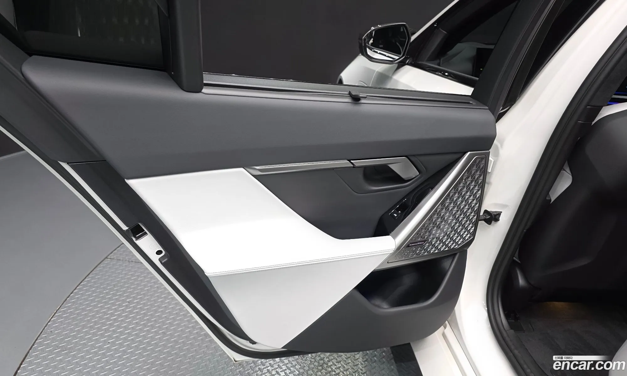 BMW M5 2025 WBS81FK06SCV43377 — 25