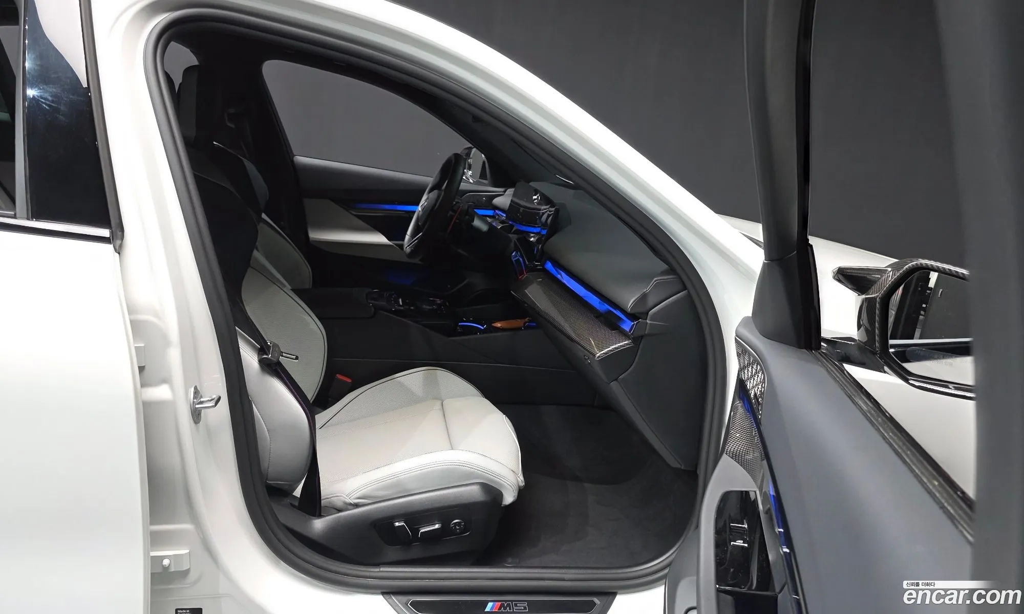 BMW M5 2025 WBS81FK06SCV43377 — 14