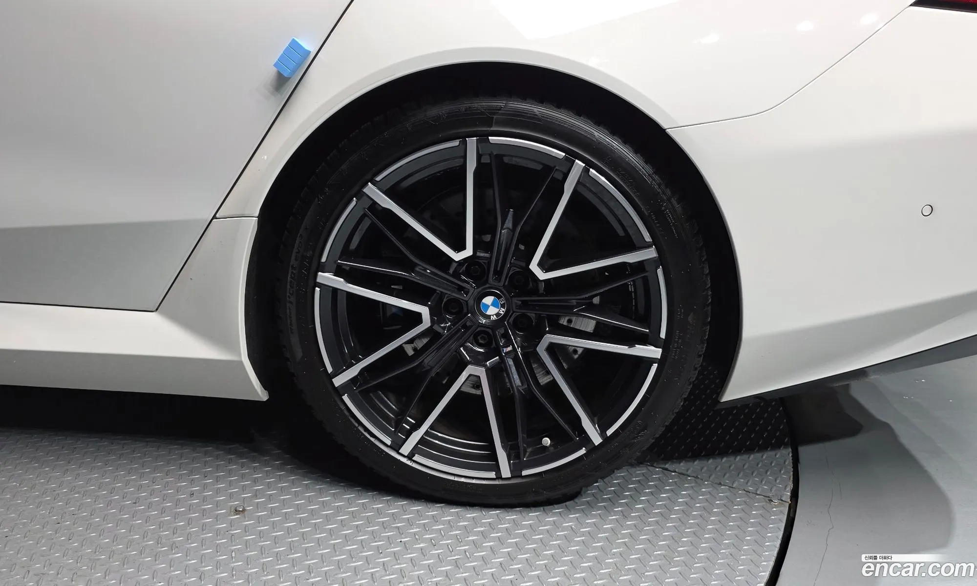 BMW M5 2025 WBS81FK06SCV43377 — 28