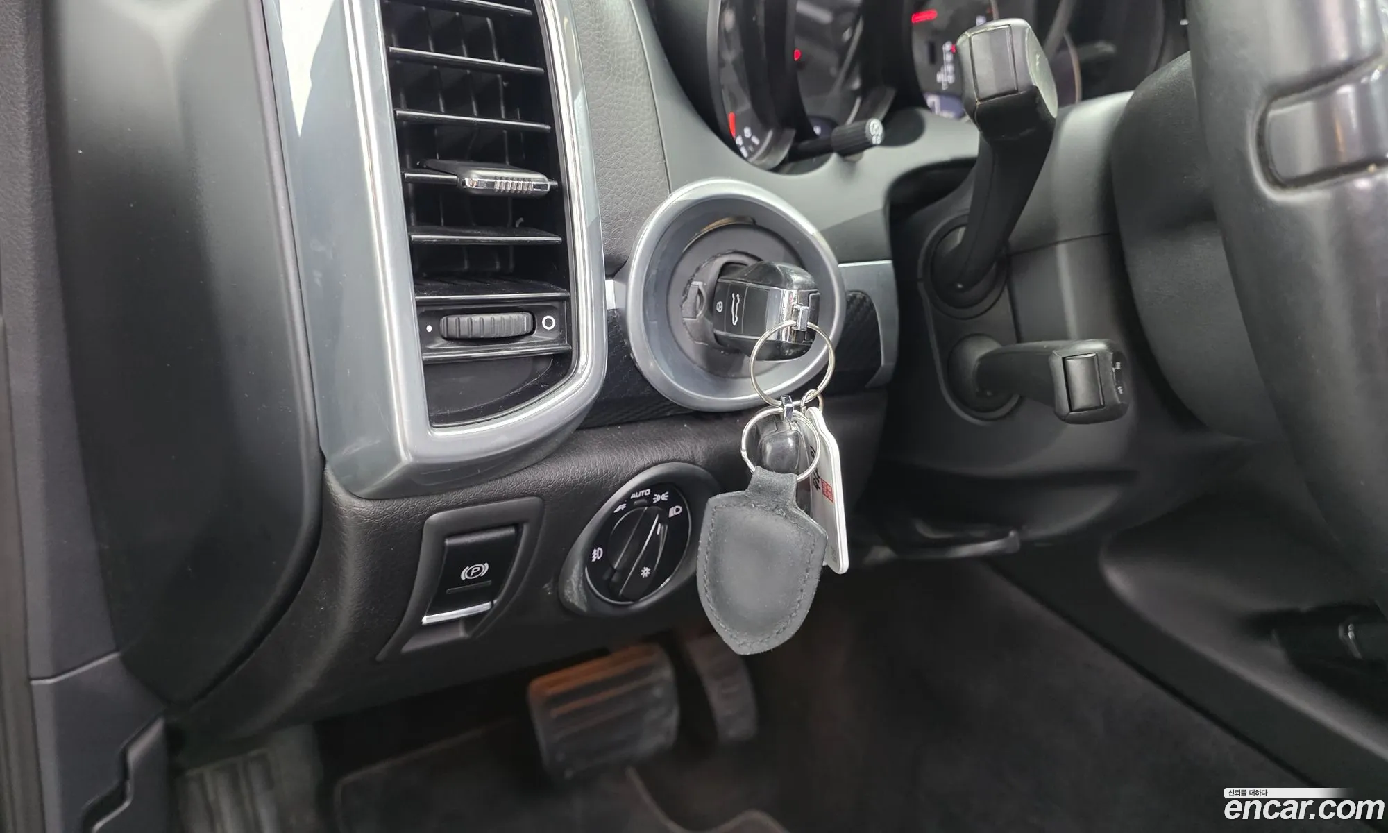 Porsche Cayenne 2013 — 17