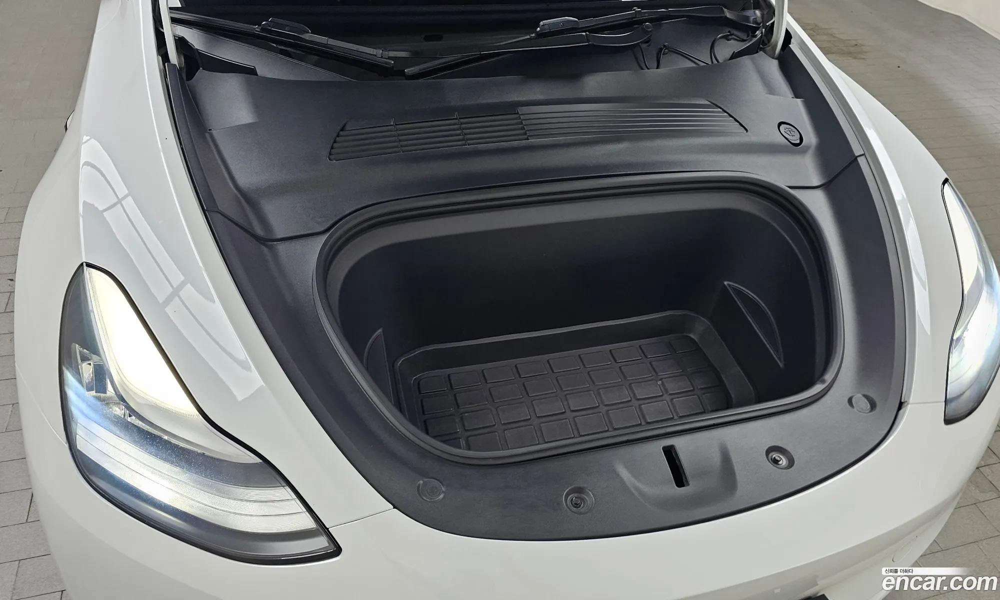 Tesla Model Y 2021 — 7