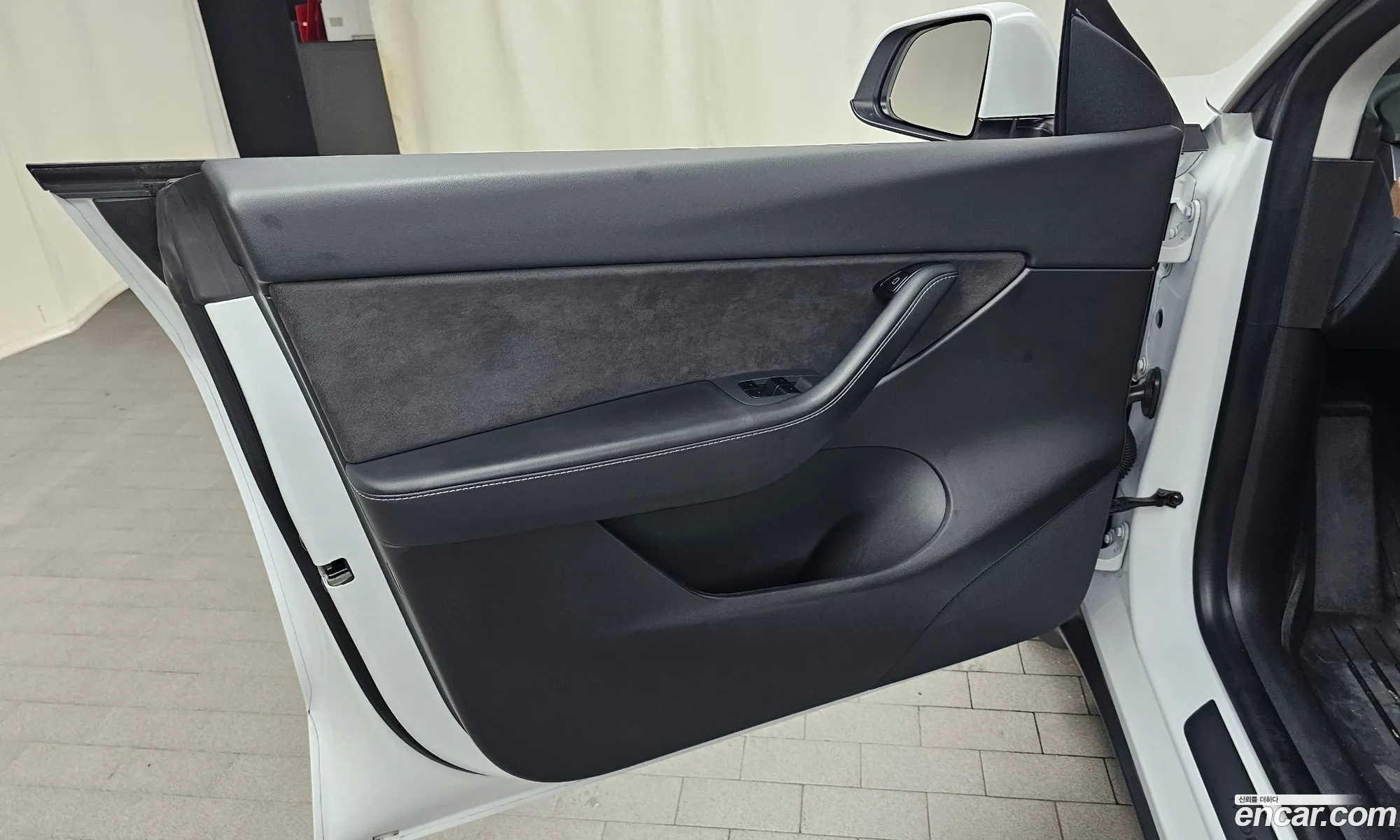 Tesla Model Y 2021 — 21