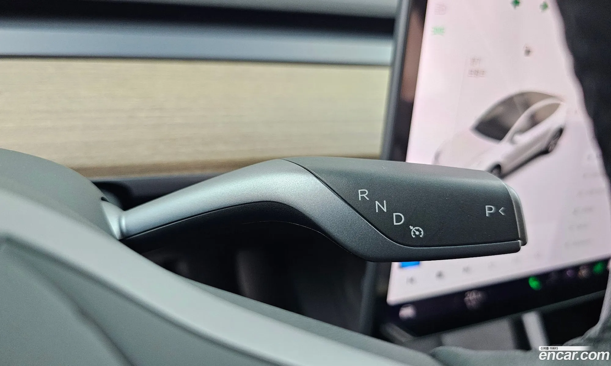 Tesla Model Y 2021 — 18