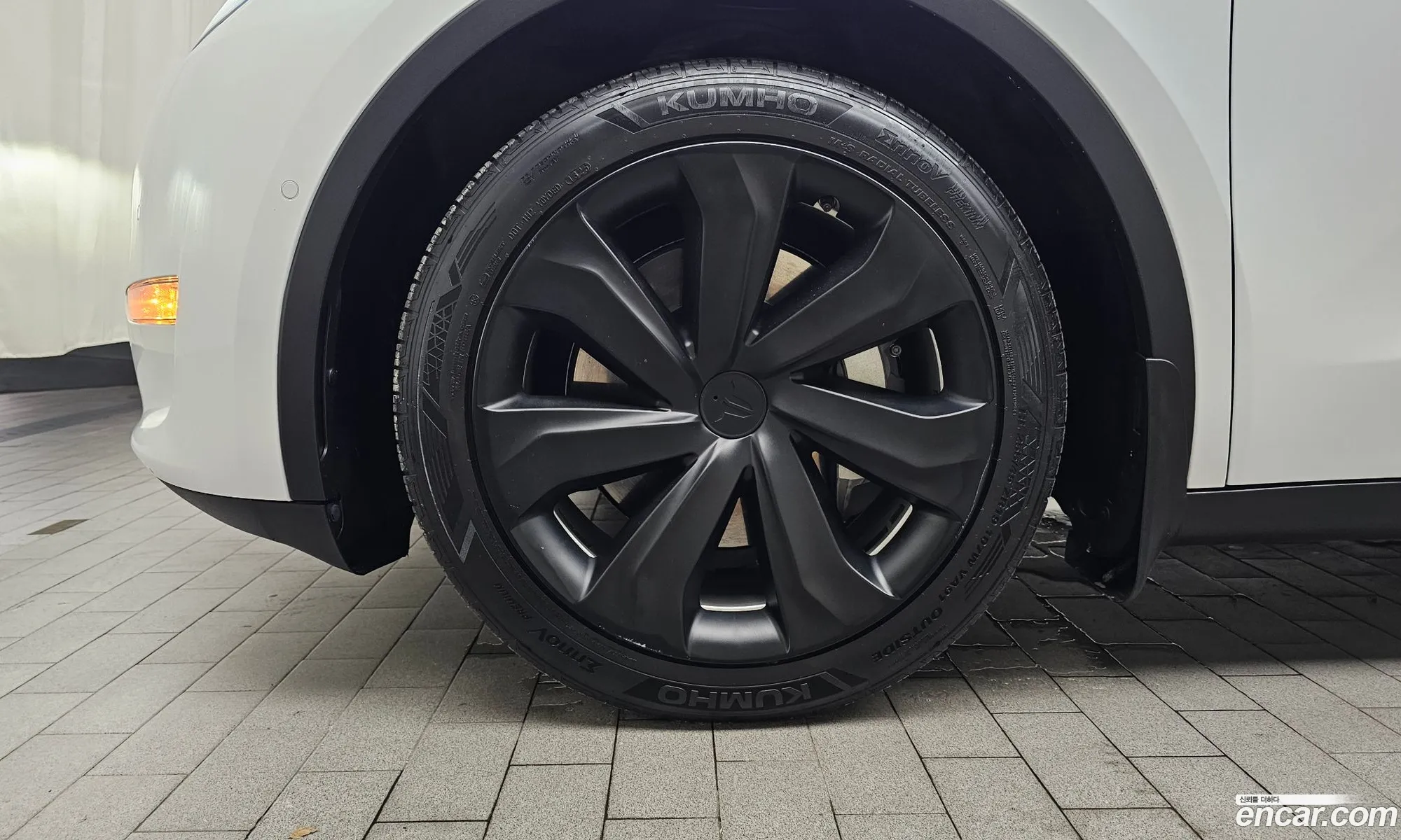 Tesla Model Y 2021 — 8