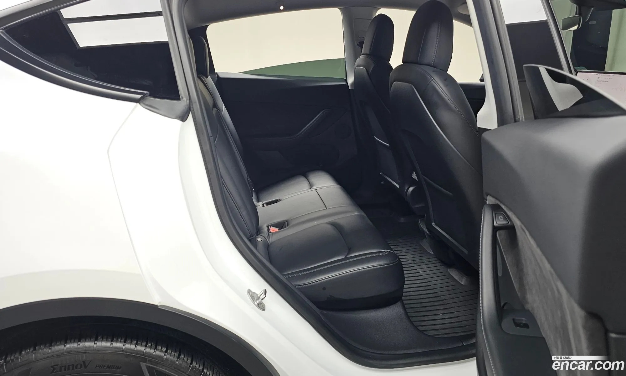 Tesla Model Y 2021 — 10