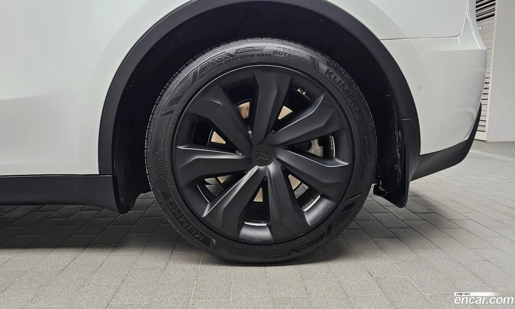 Tesla Model Y 2021 — 9