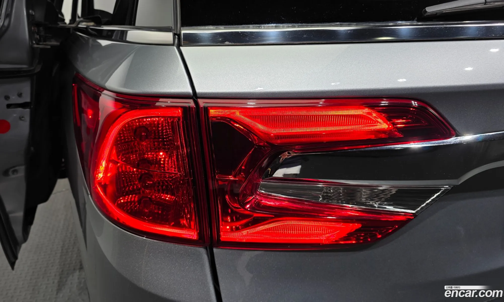 Honda Odyssey 2018 5KBRL6880JB600223 — 23