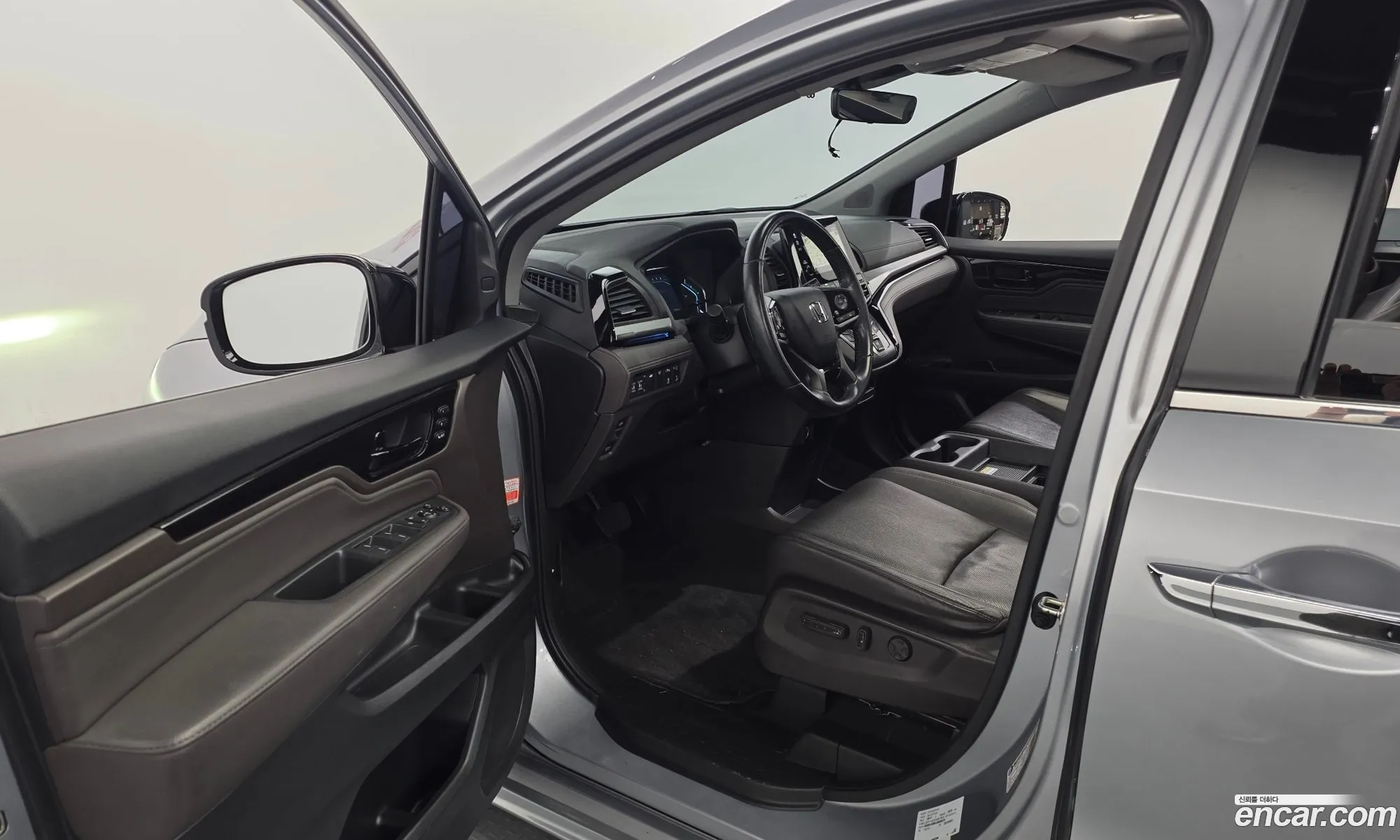 Honda Odyssey 2018 5KBRL6880JB600223 — 10