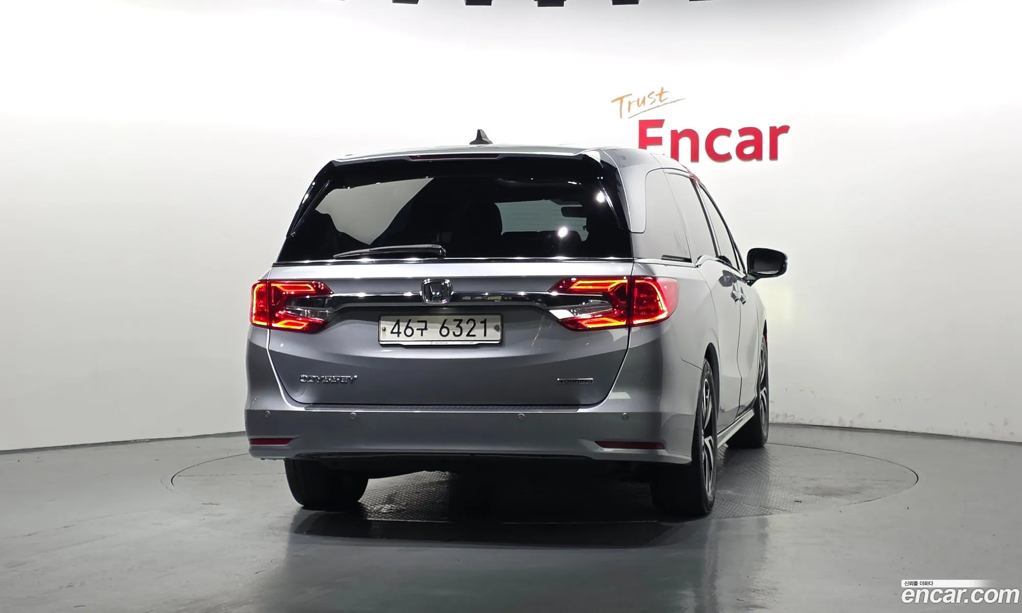 Honda Odyssey 2018 5KBRL6880JB600223 — 5