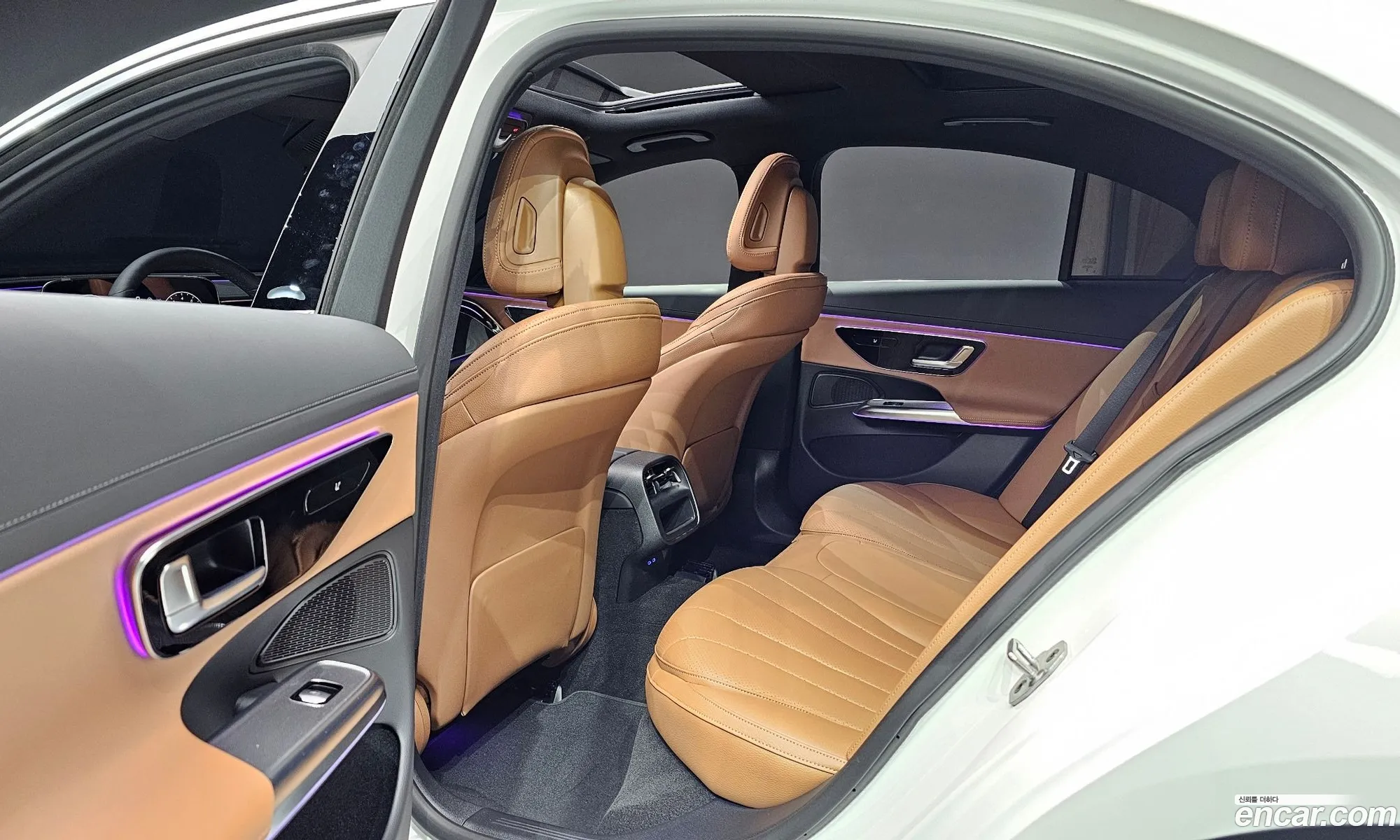 Mercedes-Benz E-Class W214 2025 — 22
