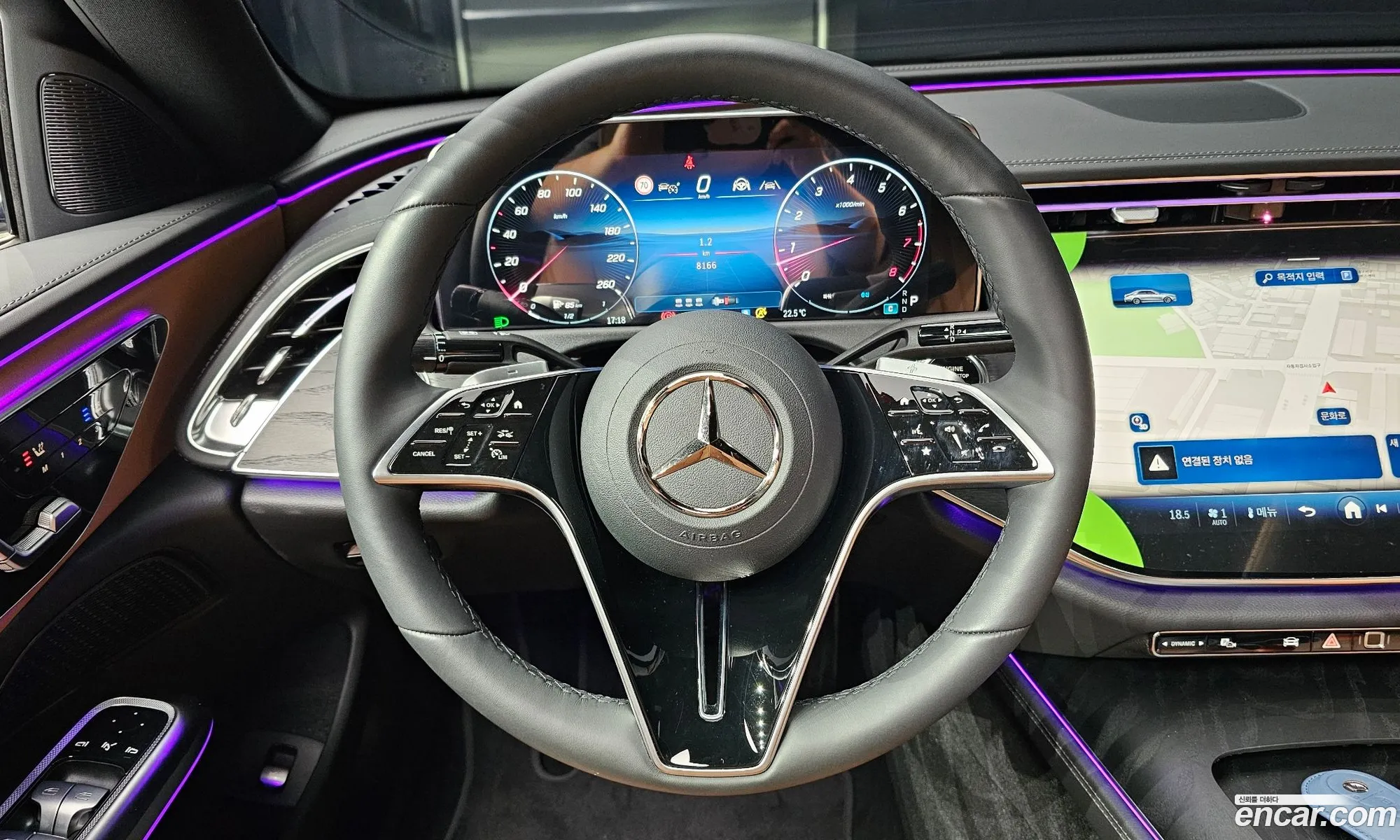 Mercedes-Benz E-Class W214 2025 — 29