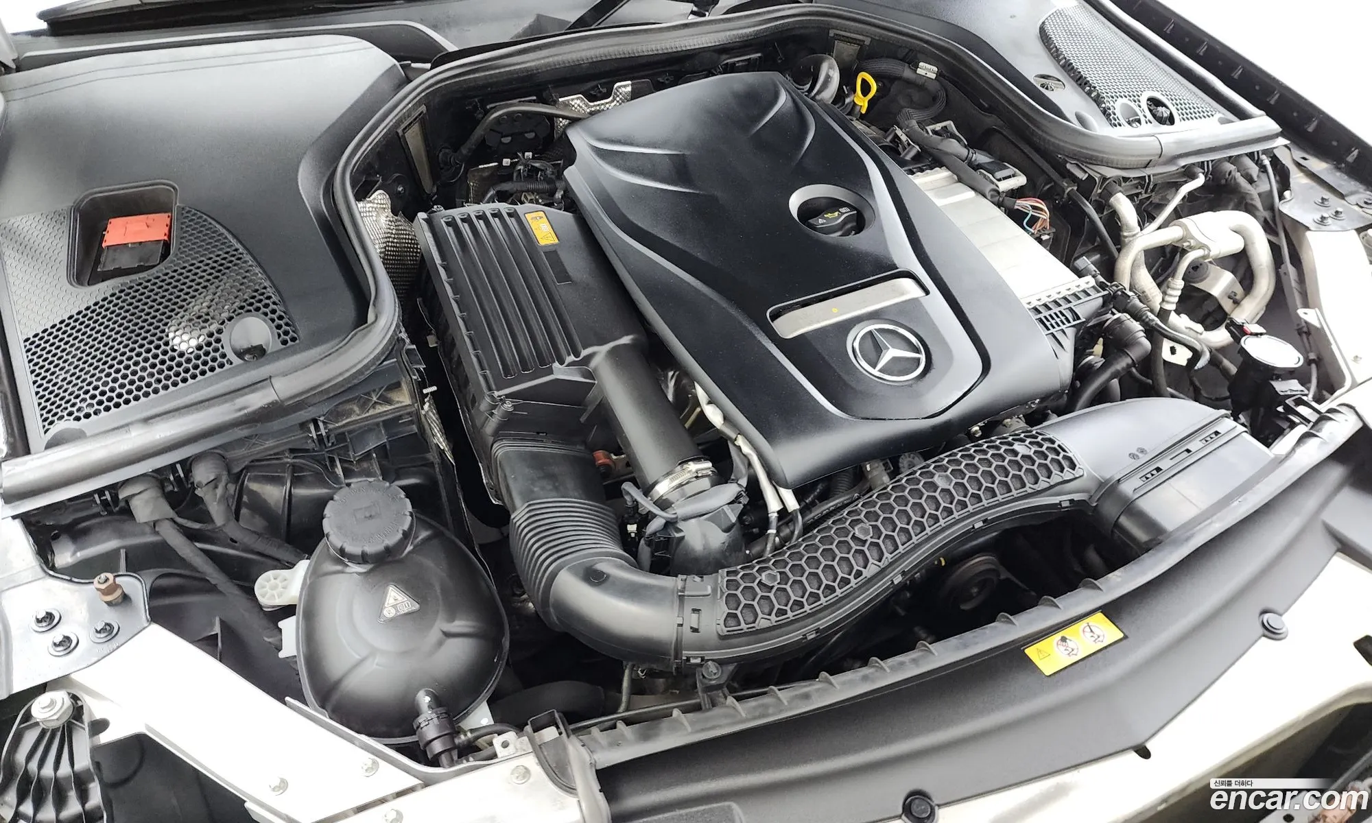 Mercedes-Benz E-Class W213 2016 WDDZF4JB8HA071200 — 26