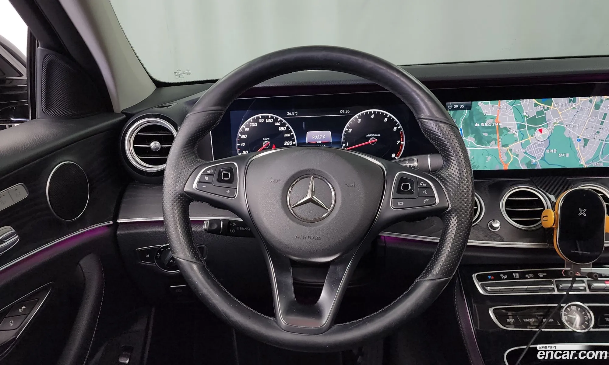 Mercedes-Benz E-Class W213 2016 WDDZF4JB8HA071200 — 24