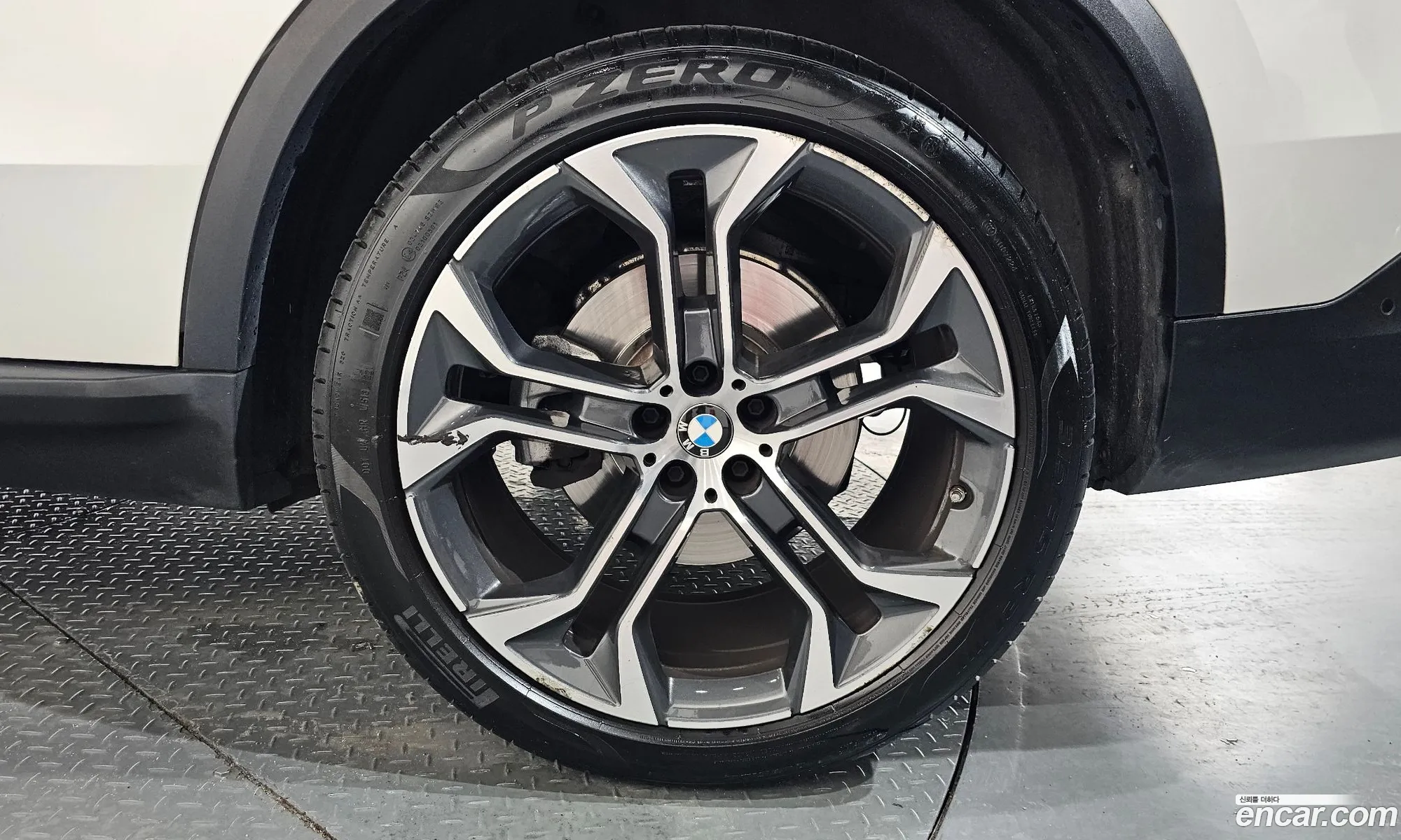 BMW X5 2021 WBACR6103M9H27770 — 8