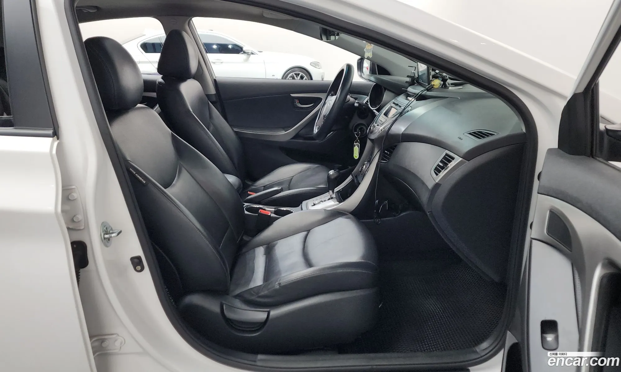 Hyundai Elantra MD 2012 — 18