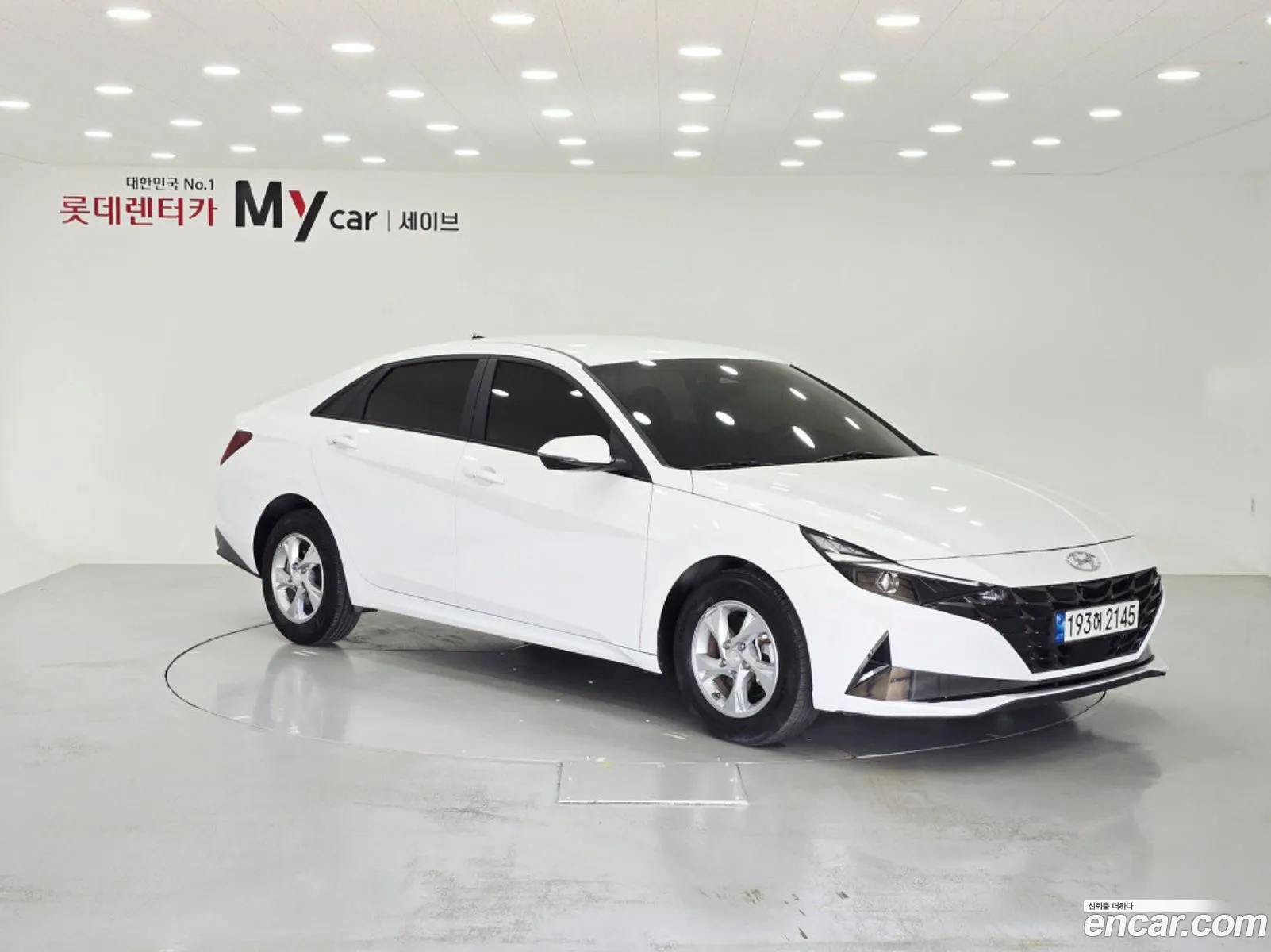 Hyundai Elantra 2022 — 17