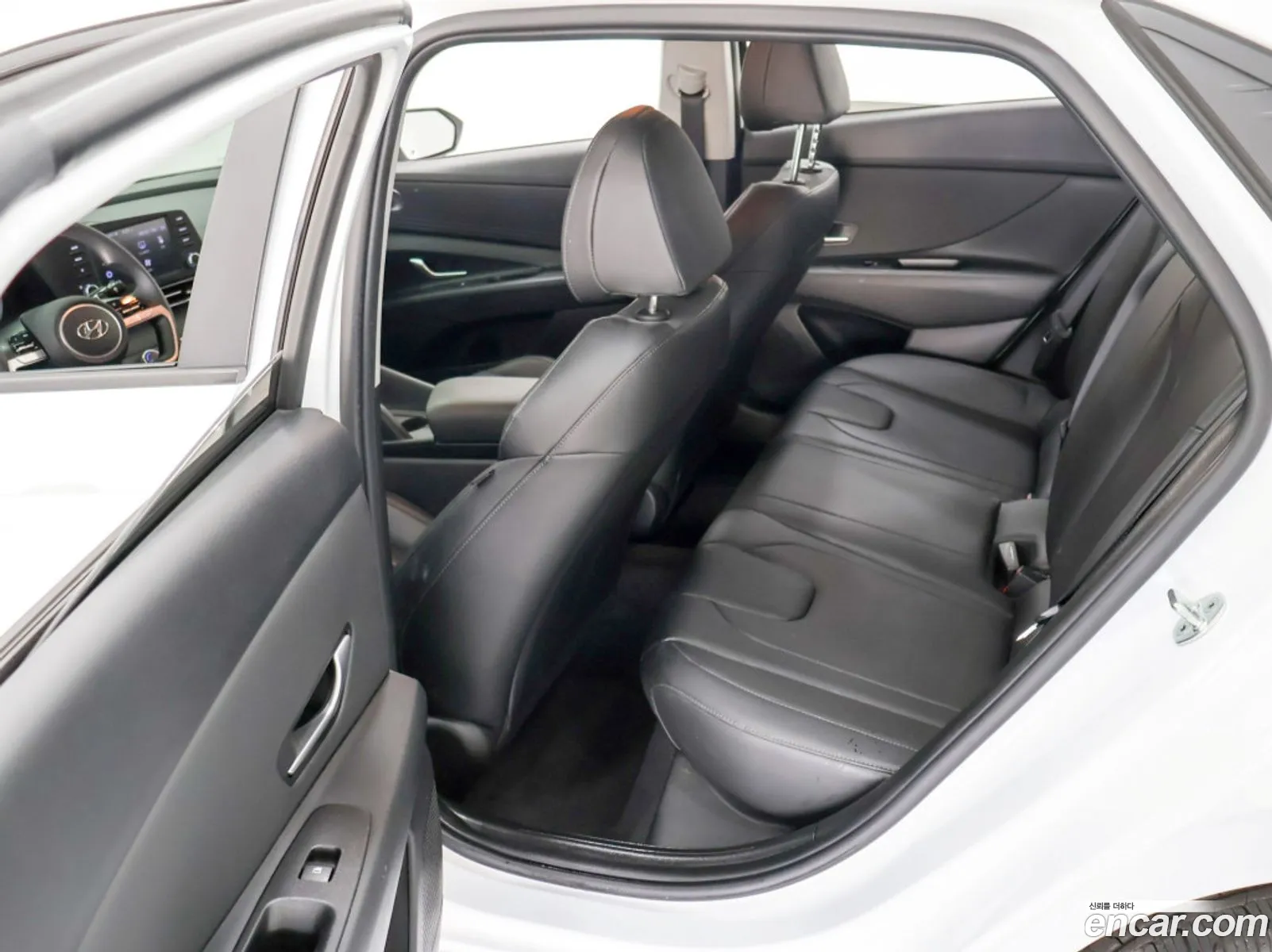 Hyundai Elantra 2022 — 11