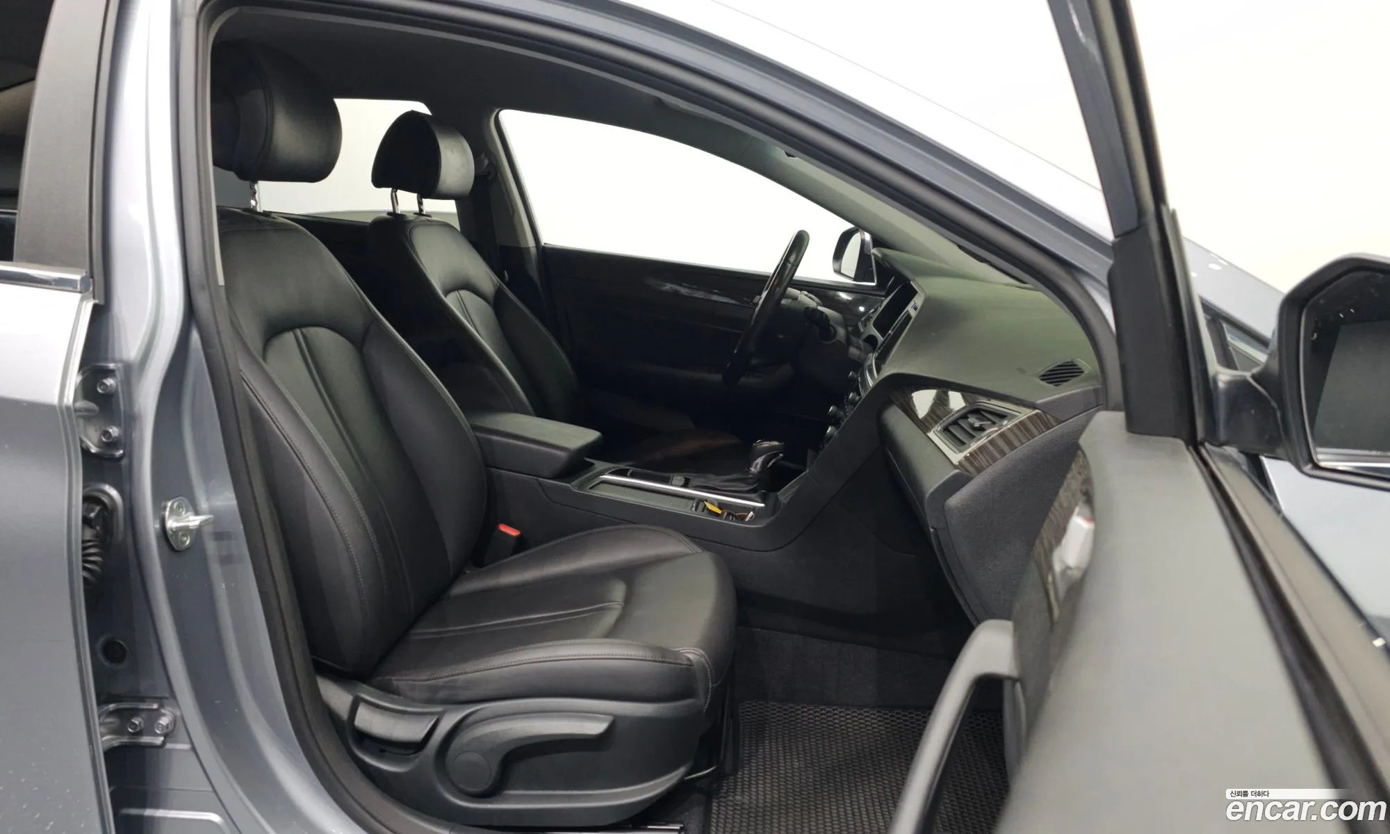 Hyundai LF Sonata 2015 — 2