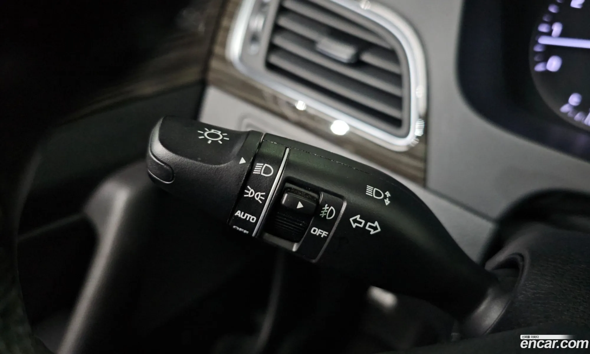 Hyundai LF Sonata 2015 — 23