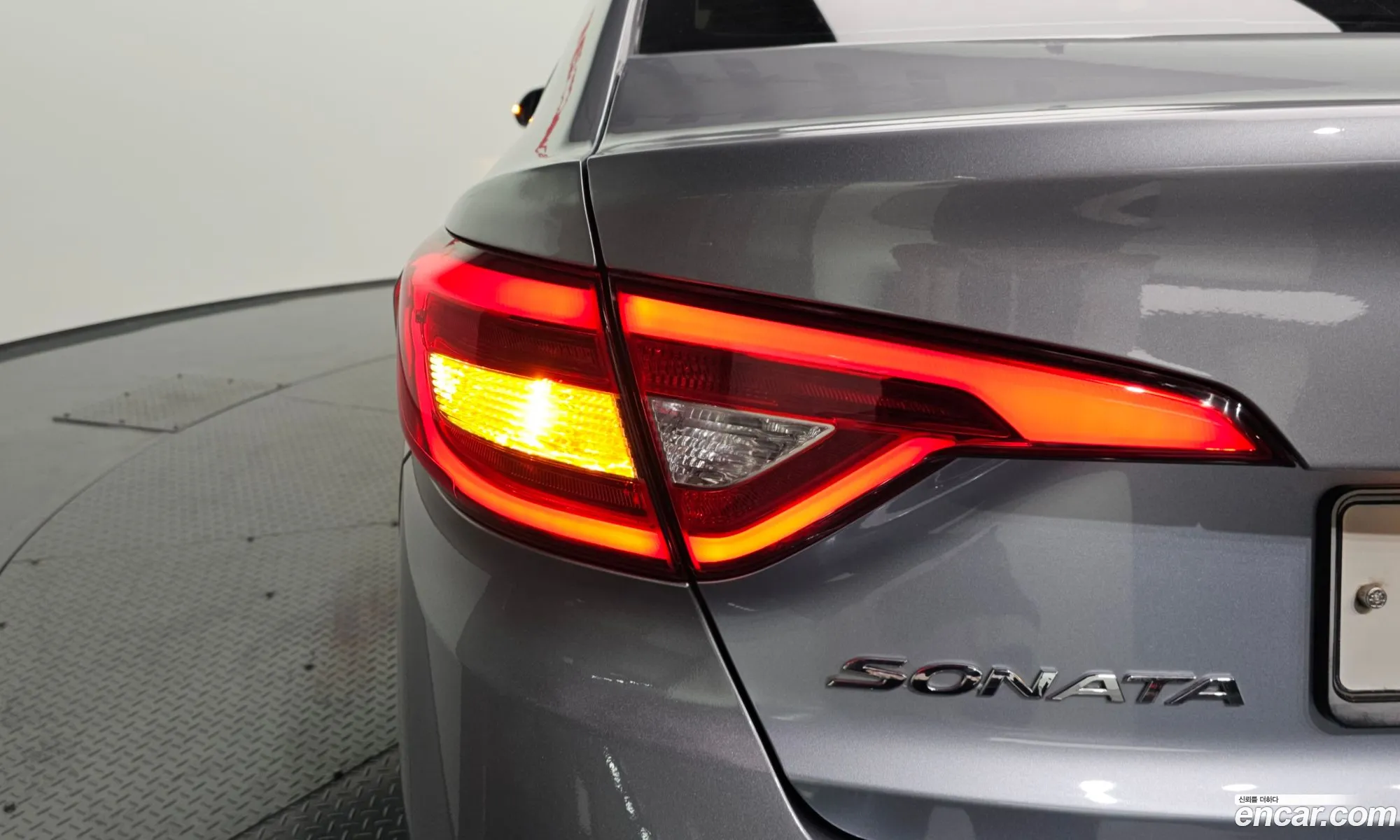Hyundai LF Sonata 2015 — 10