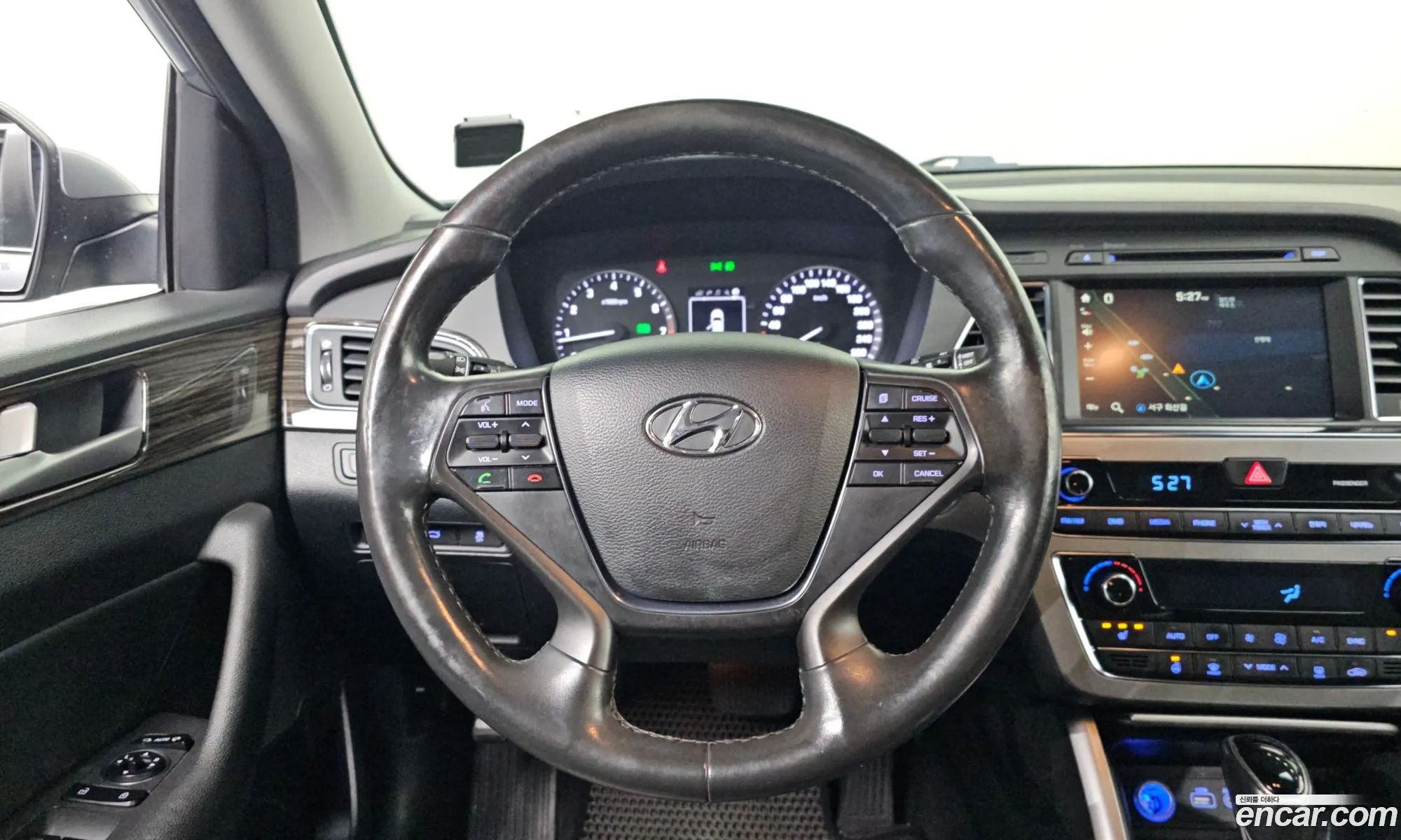 Hyundai LF Sonata 2015 — 15