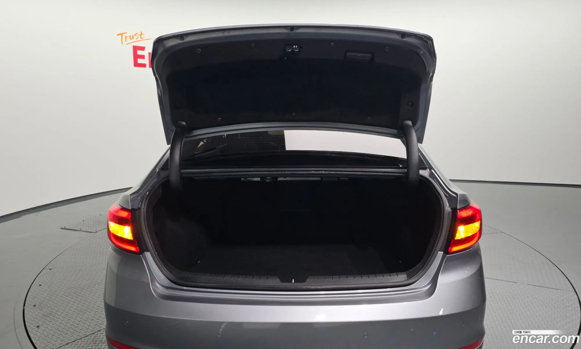 Hyundai LF Sonata 2015 — 19