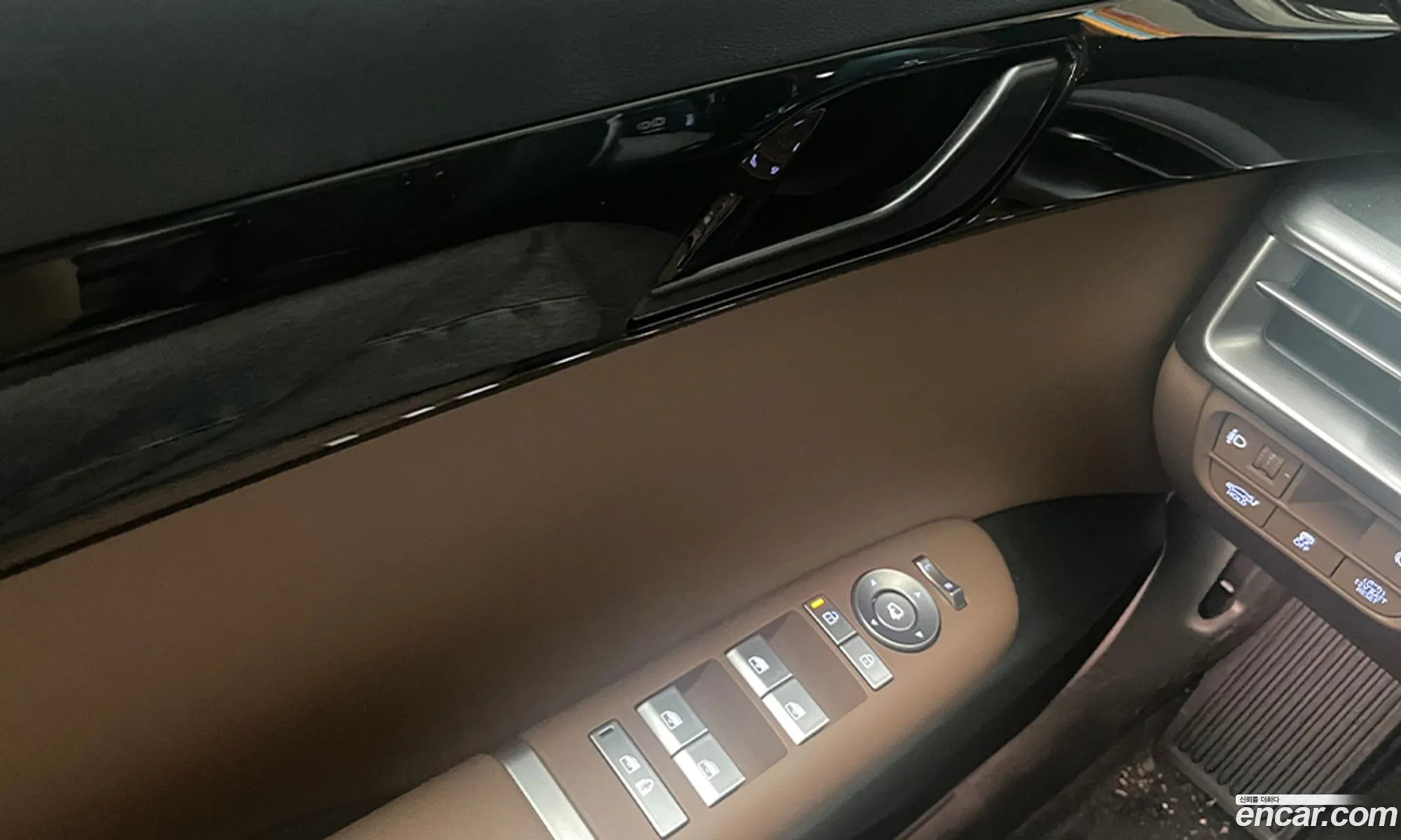 Hyundai Grandeur Hybrid 2025 — 11