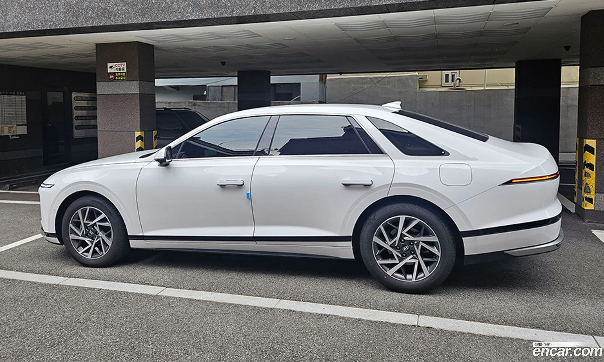 Hyundai Grandeur Hybrid 2025 — 2