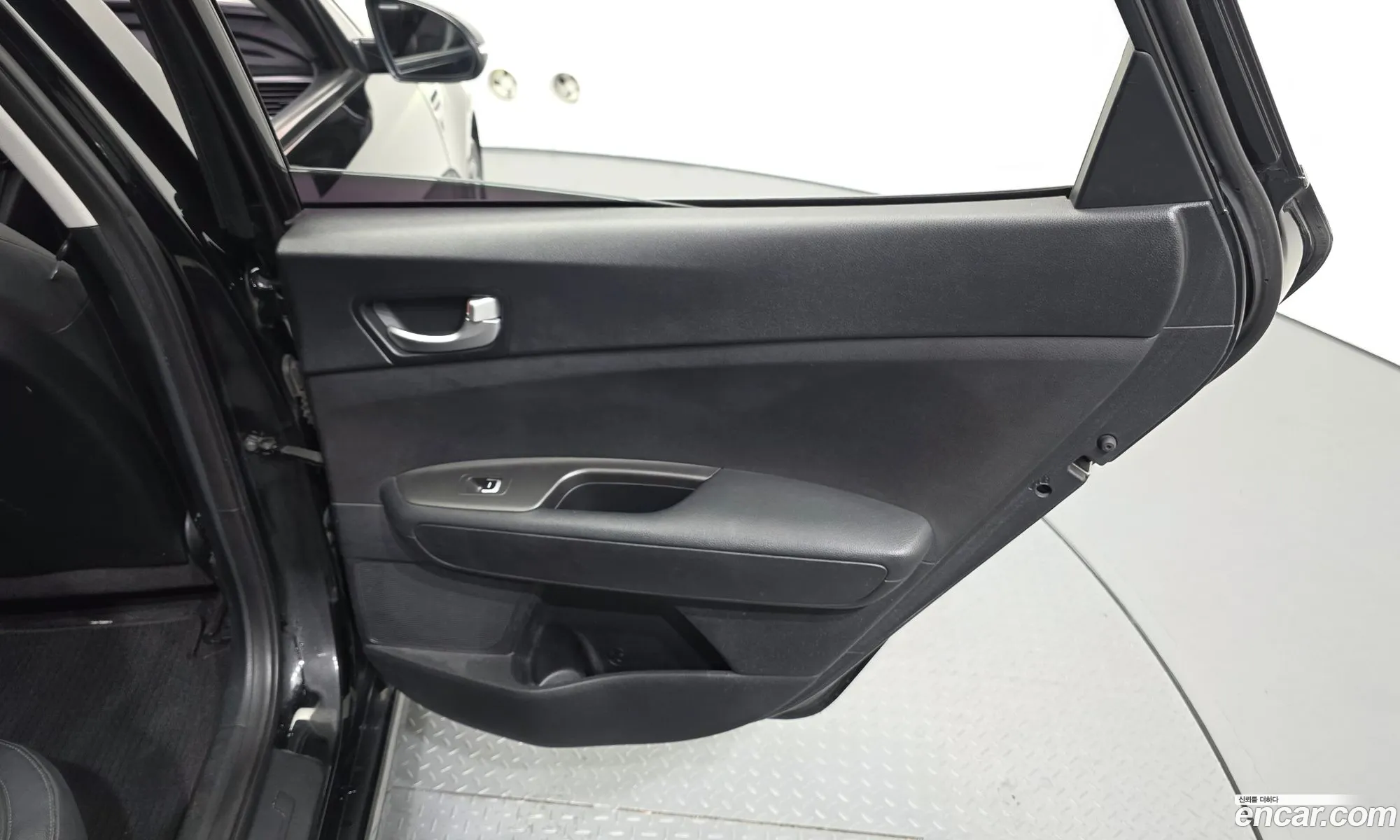 Kia K5 2017 — 31