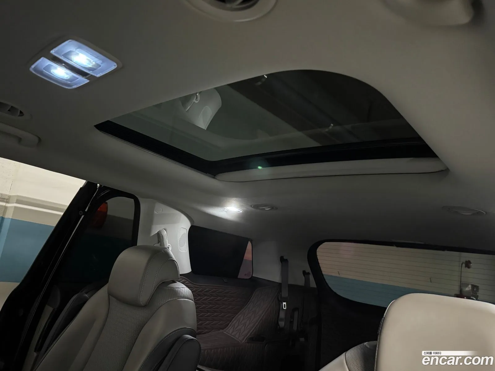 Kia Carnival 2025 — 17