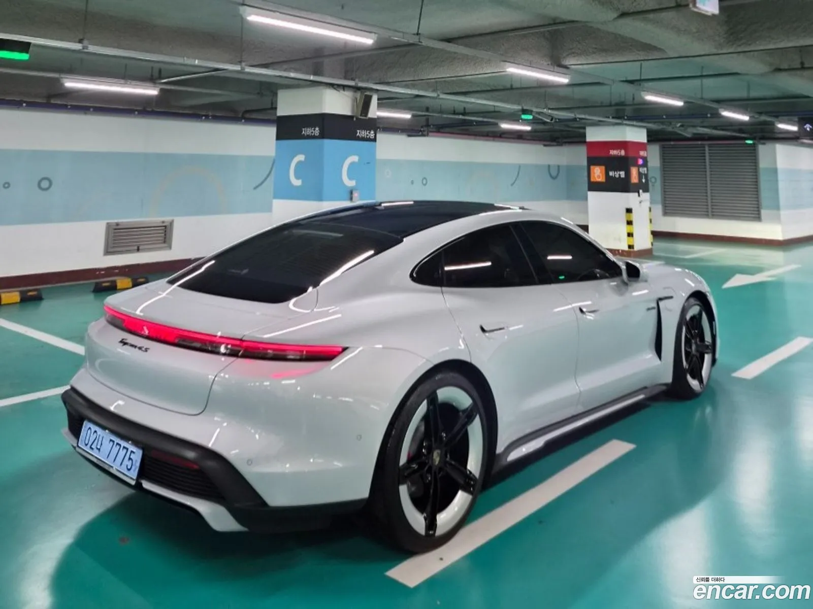 Porsche Taycan 2026 — 10