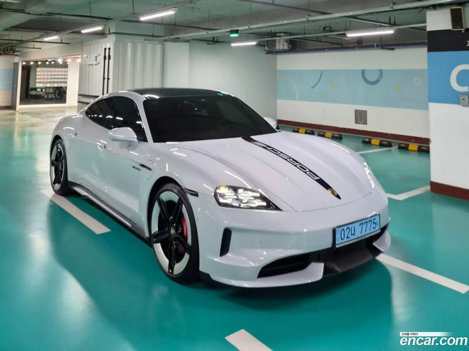 Porsche Taycan 2026 — 3