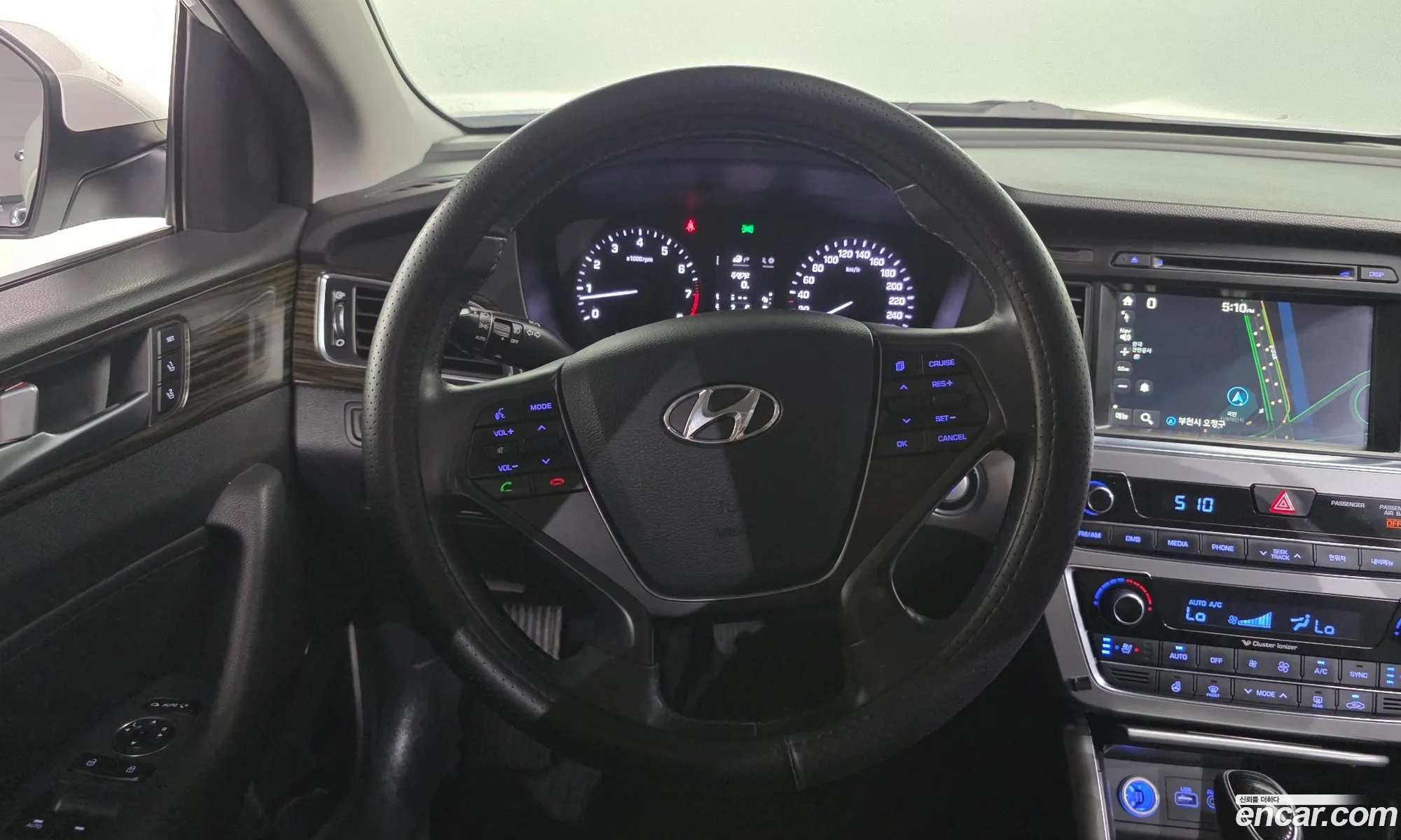 Hyundai LF Sonata 2016 — 16