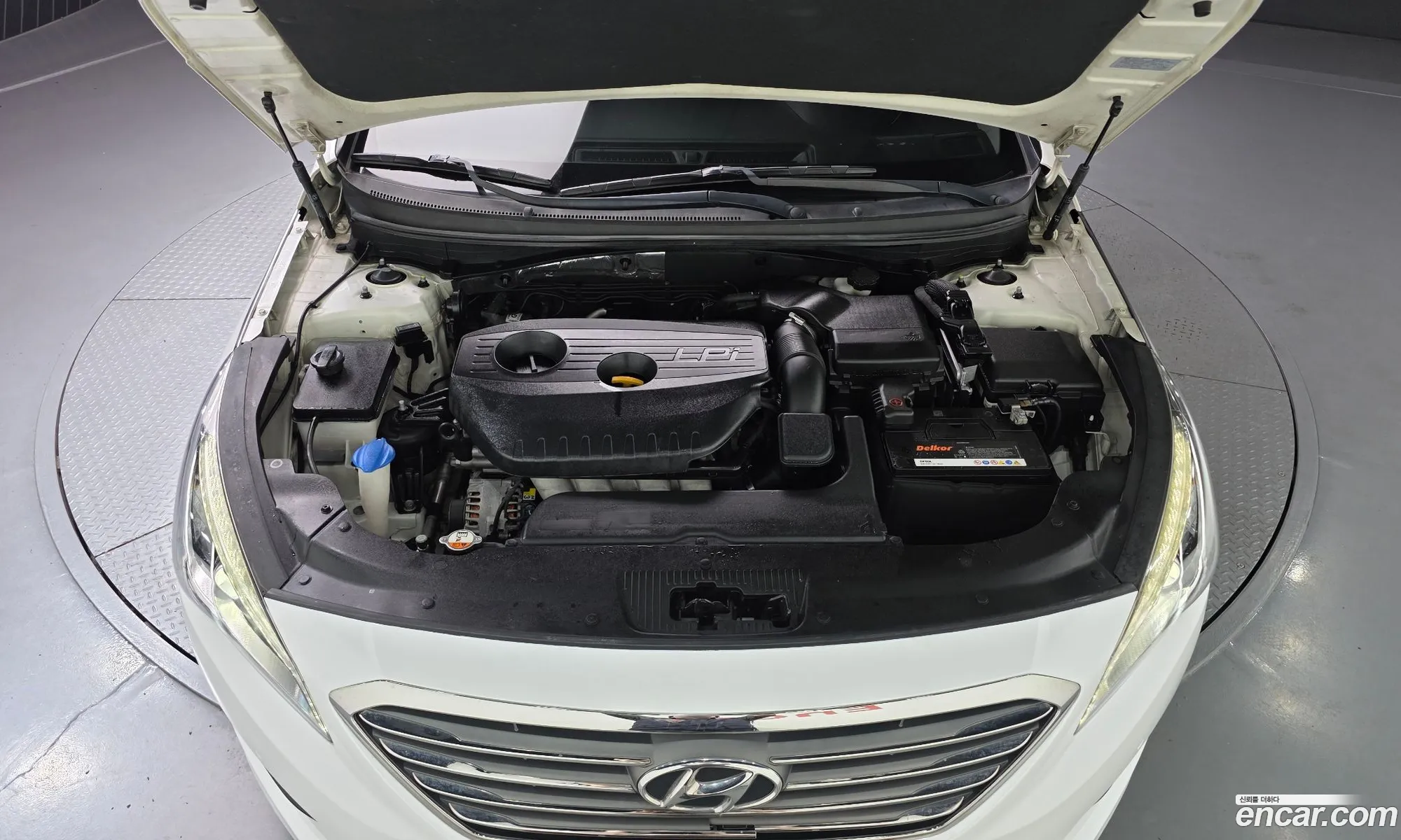 Hyundai LF Sonata 2016 — 18