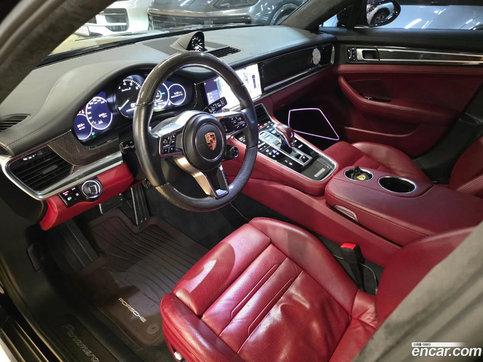 Porsche Panamera 2018 — 19