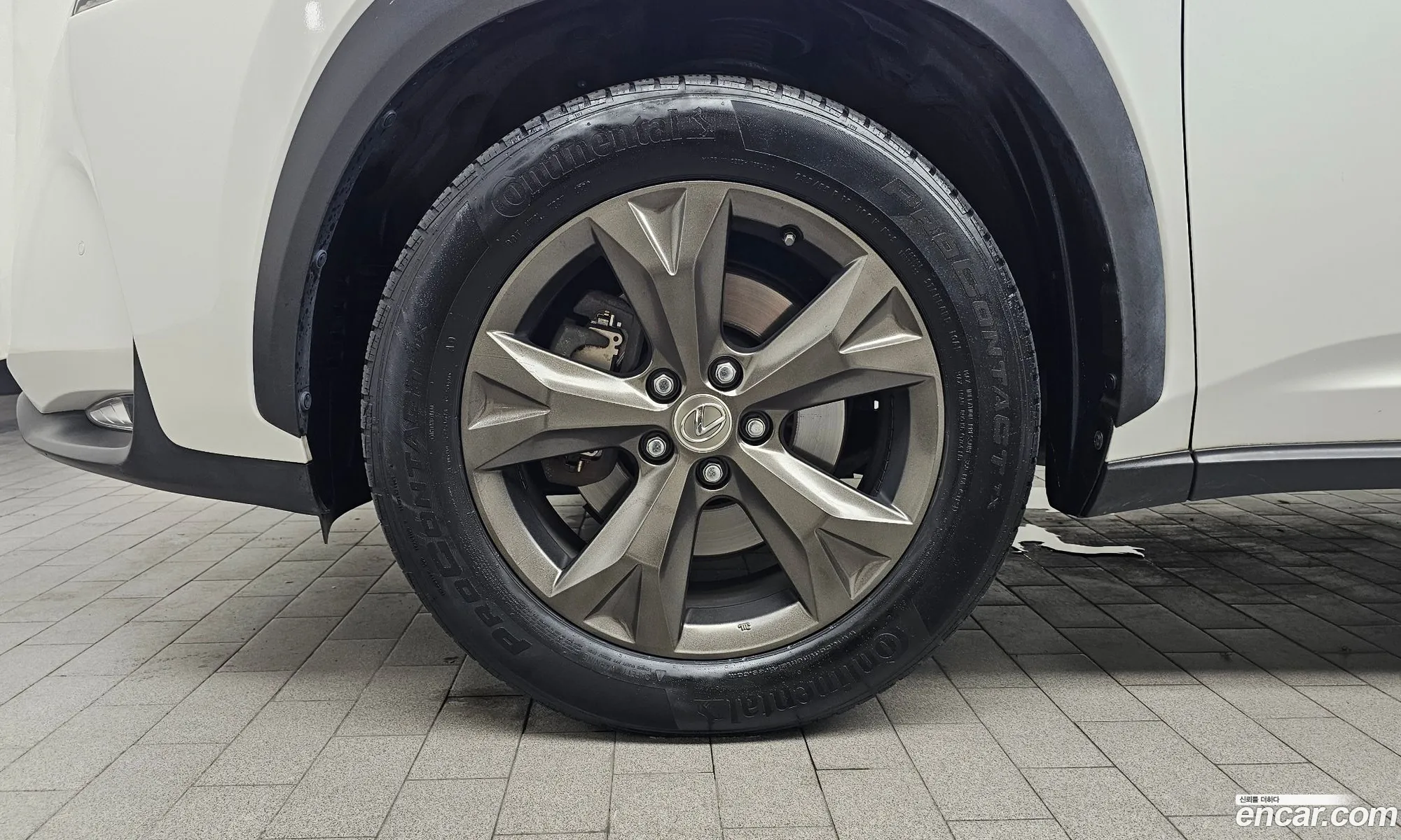 Lexus NX300h 2014 JTJBJRBZ5F2008899 — 25