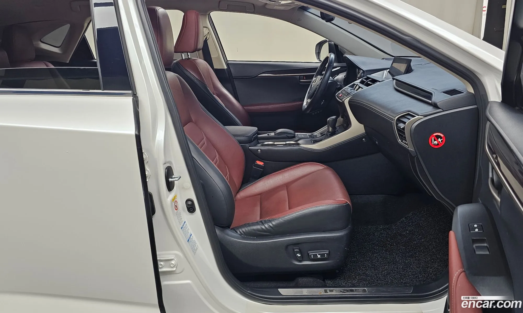 Lexus NX300h 2014 JTJBJRBZ5F2008899 — 16