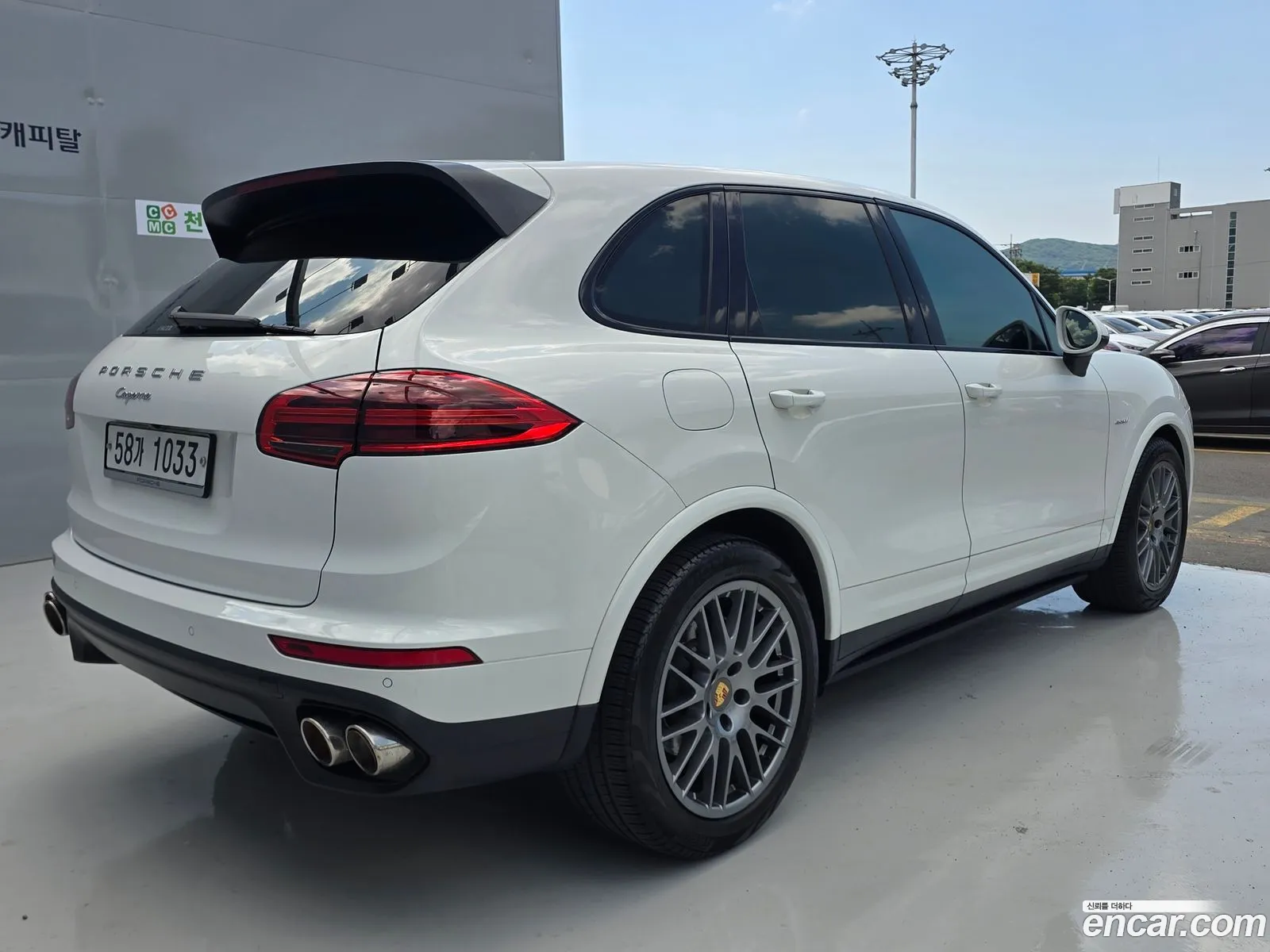 Porsche Cayenne 2017 — 12
