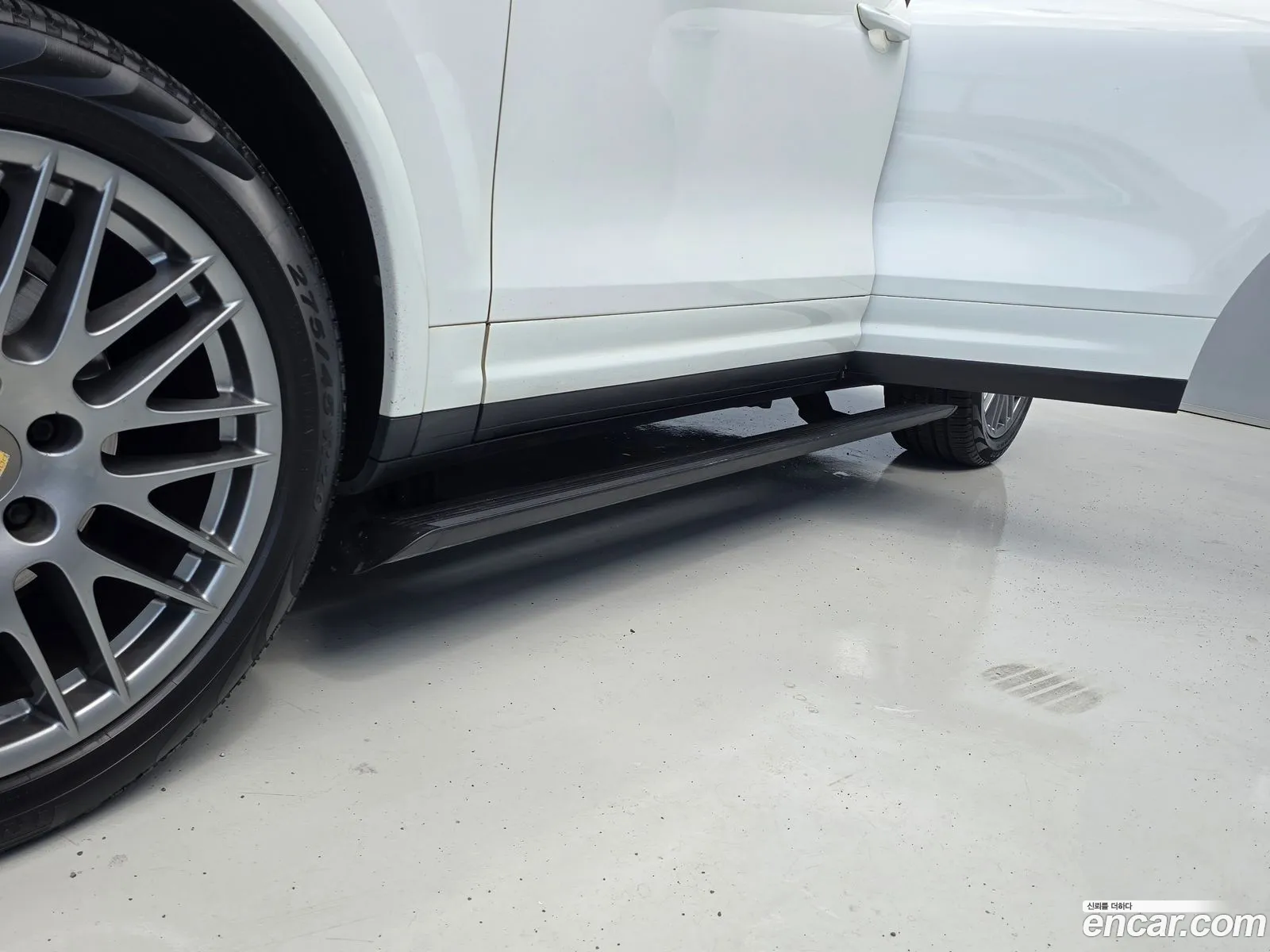 Porsche Cayenne 2017 — 11