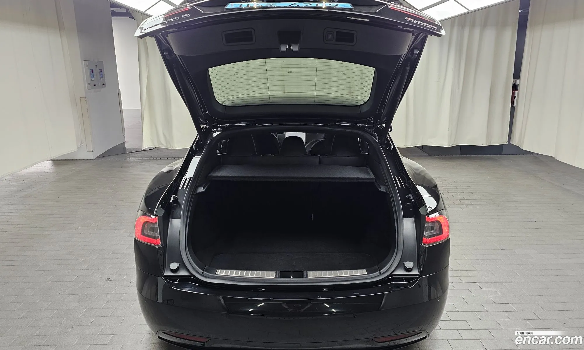 Tesla Model S 2019 5YJSA1E47KF310674 — 9