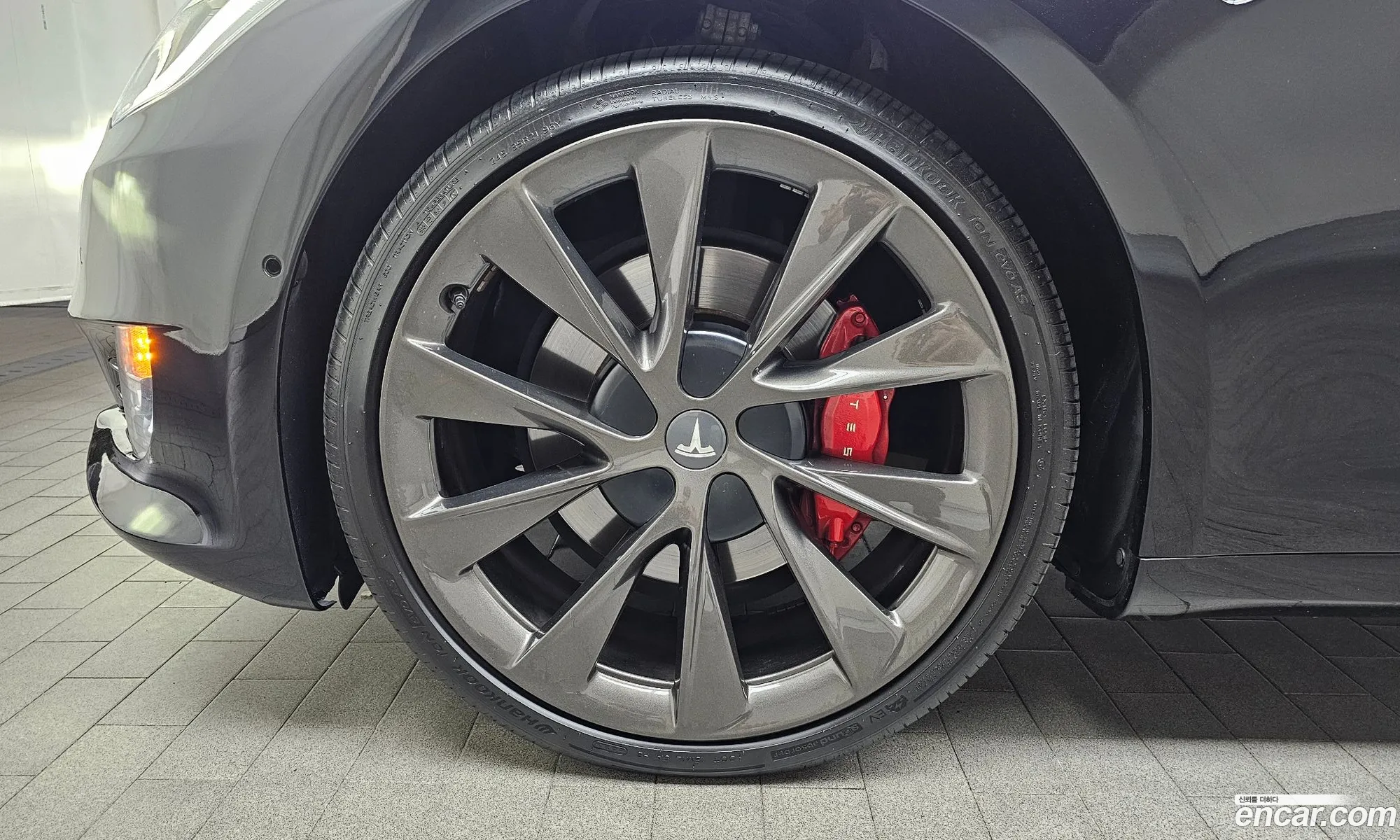 Tesla Model S 2019 5YJSA1E47KF310674 — 25
