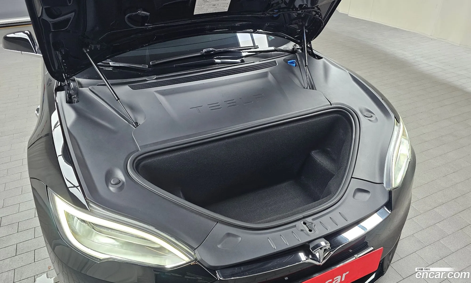 Tesla Model S 2019 5YJSA1E47KF310674 — 23