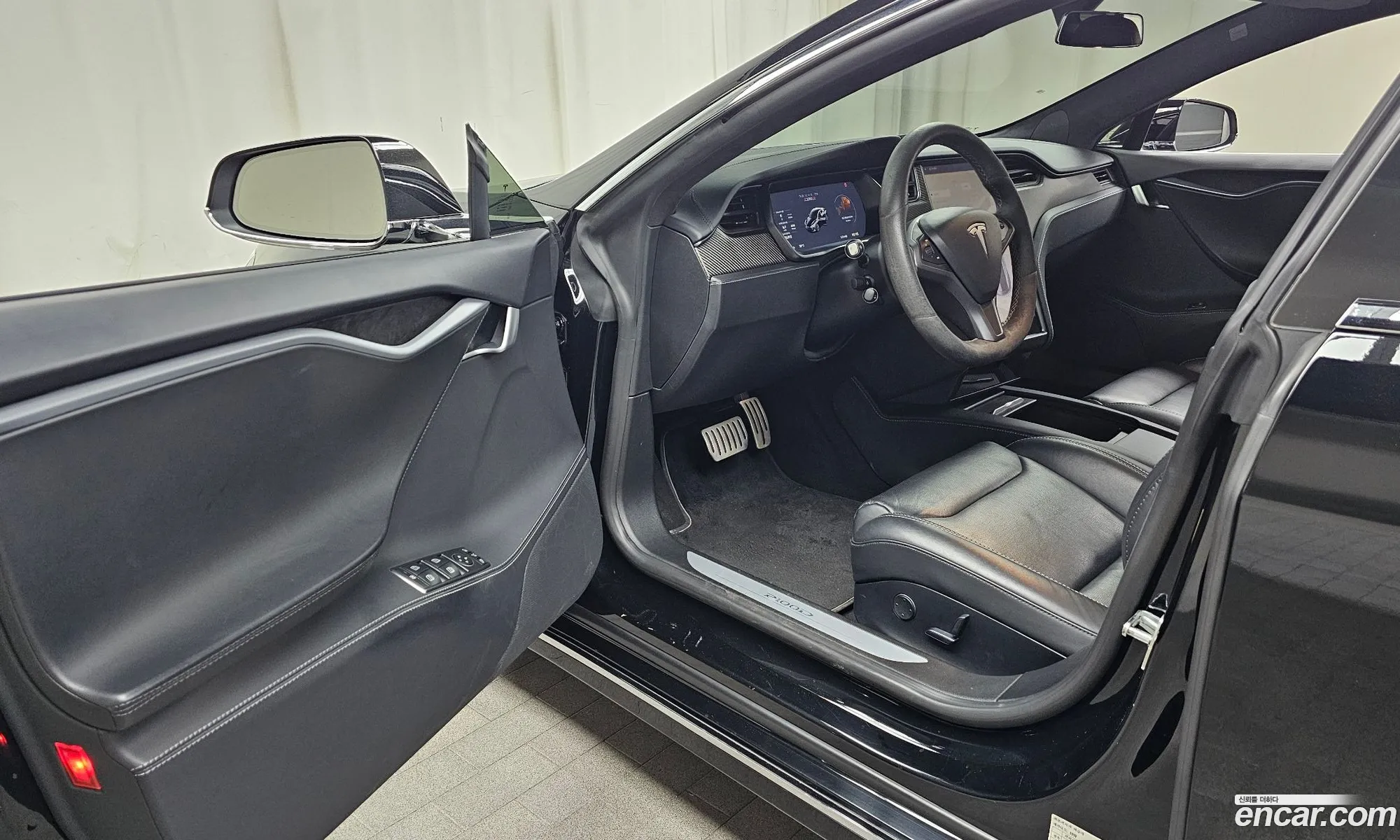 Tesla Model S 2019 5YJSA1E47KF310674 — 27