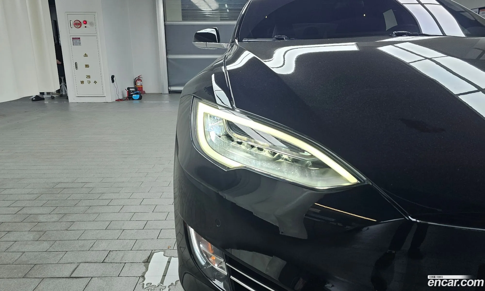 Tesla Model S 2019 5YJSA1E47KF310674 — 3