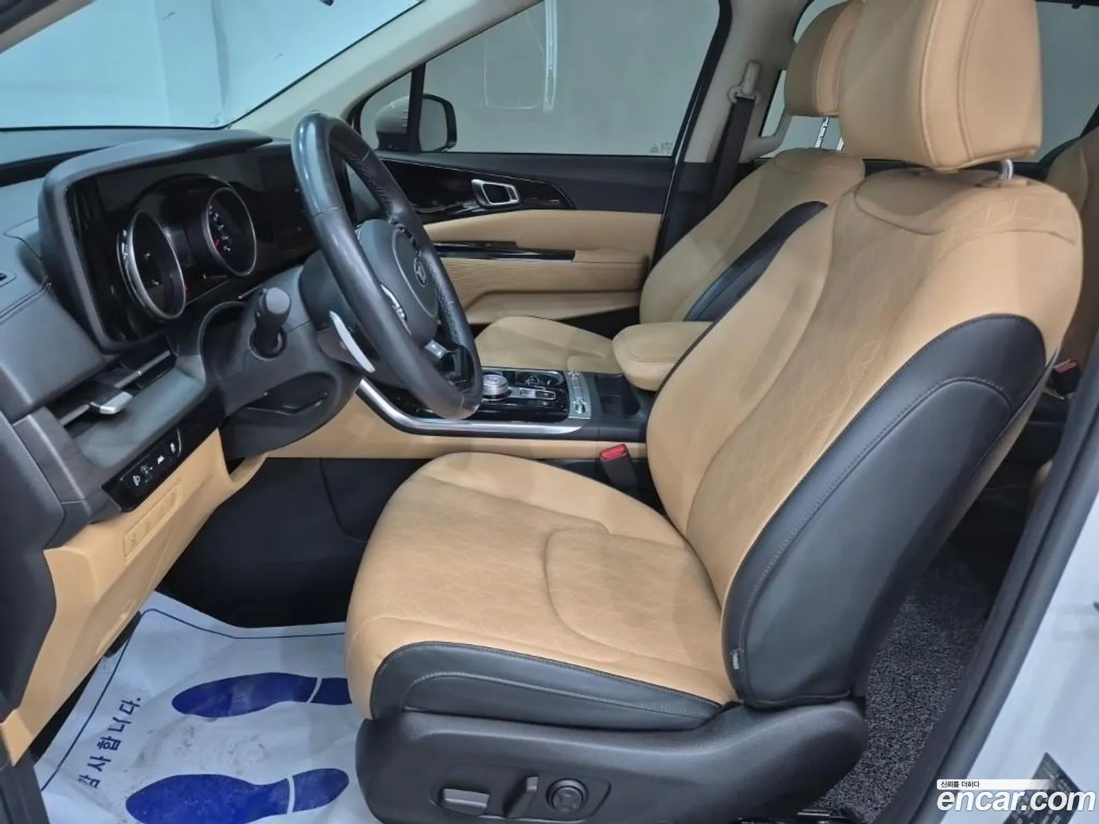 Kia Carnival 2021 — 12