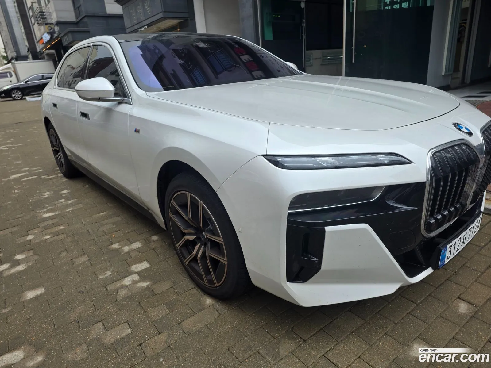 BMW 7 Series 2025 — 8
