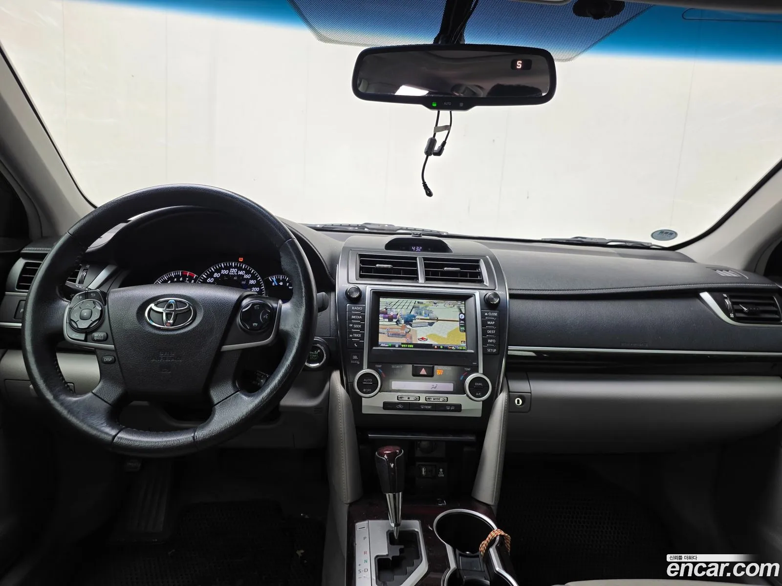 Toyota Camry 2014 — 8