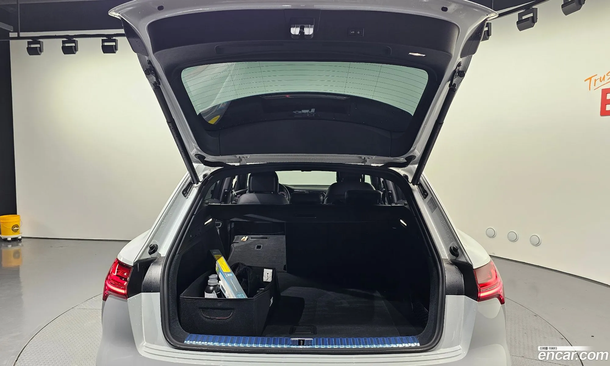 Audi e-tron 2023 WAUZZZGE4PB006527 — 8