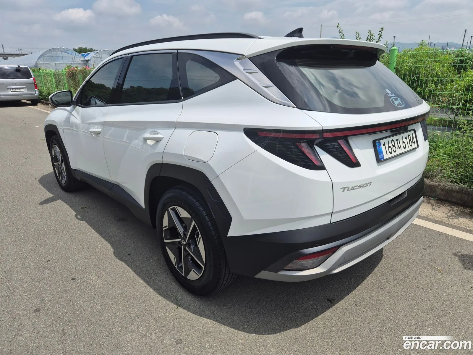 Hyundai Tucson Hybrid 2025 — 17